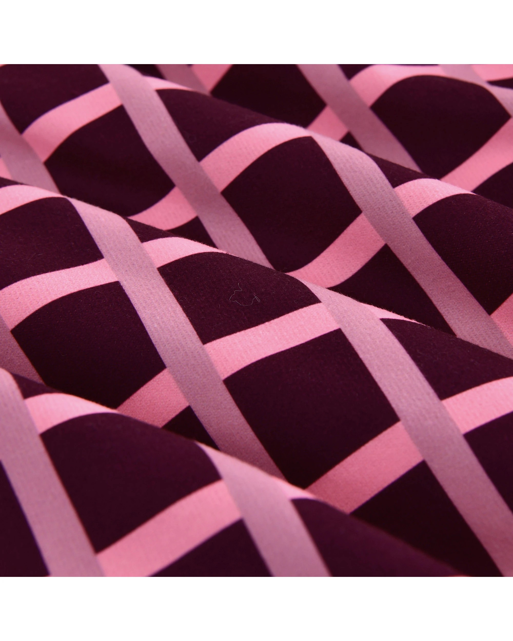 4 Dreamaker Micro Flannel Grid Combo Fitted Sheet Set - Super King Bed - Cherry, 4 of 7