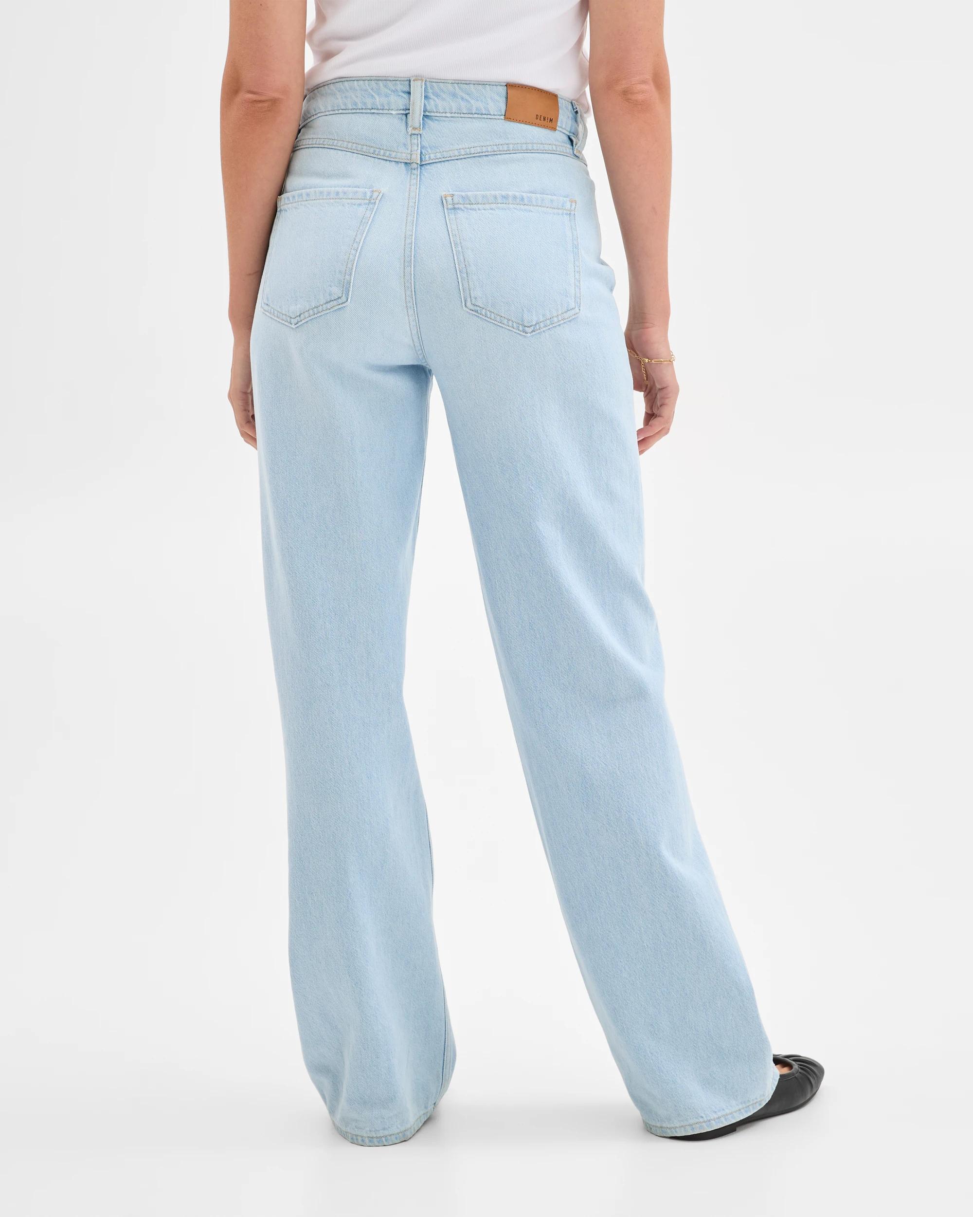 4 Target Denim Denim Imogen Mid Rise Wide Leg Jeans SUNBLEACHED, 4 of 5