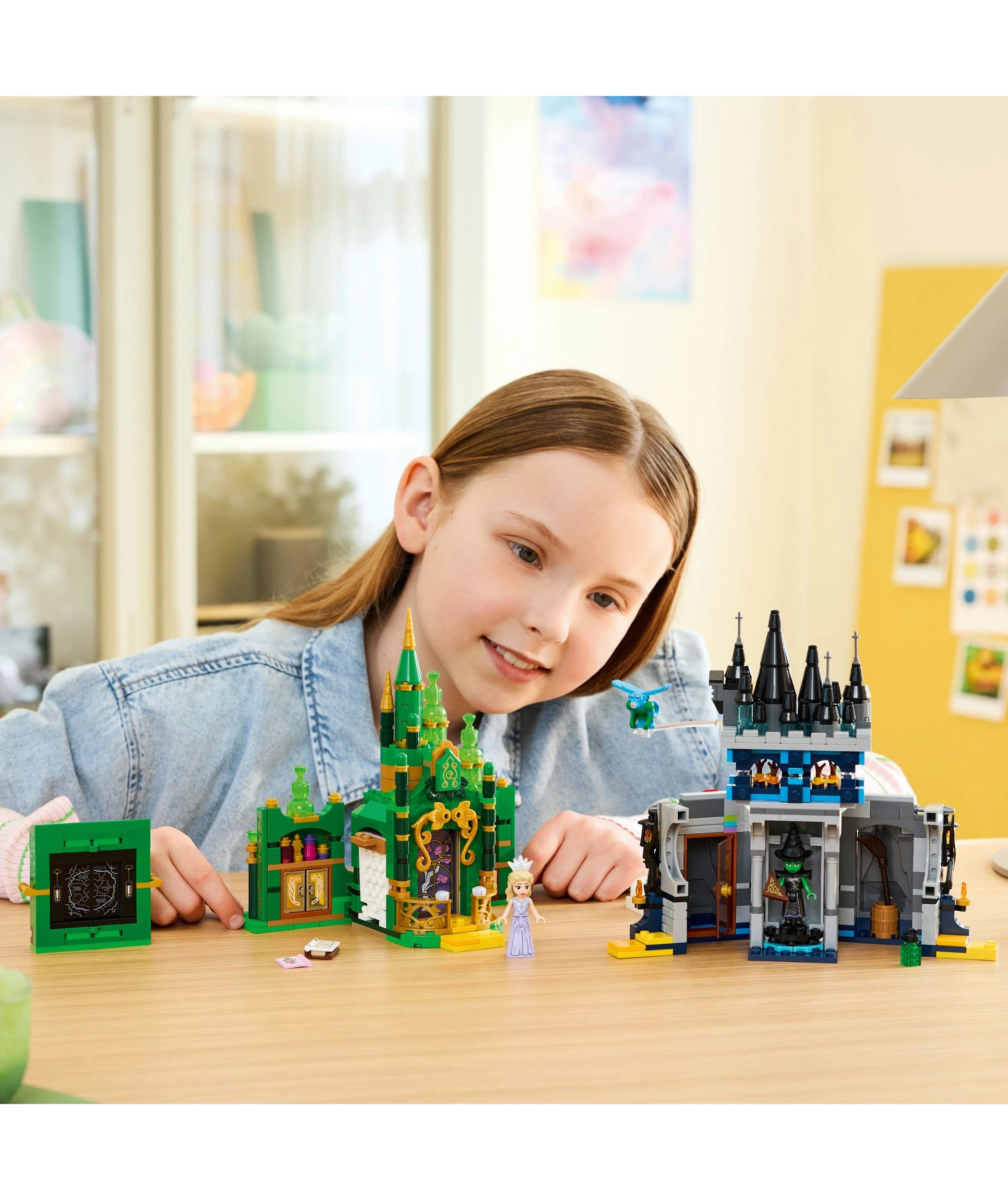 8 LEGO Wicked Emerald City & Kiamo Ko Castle 75689, 8 of 10