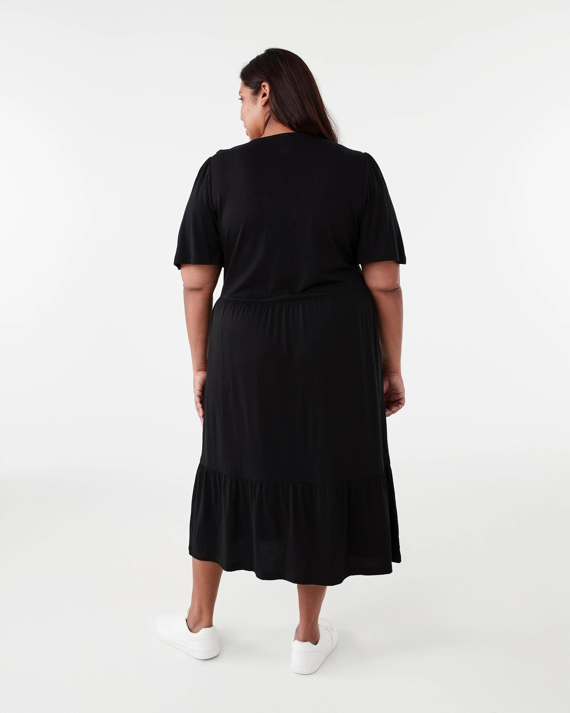 3 Curve Short Sleeve Tiered Knit Midi Dress Black, 3 of 7