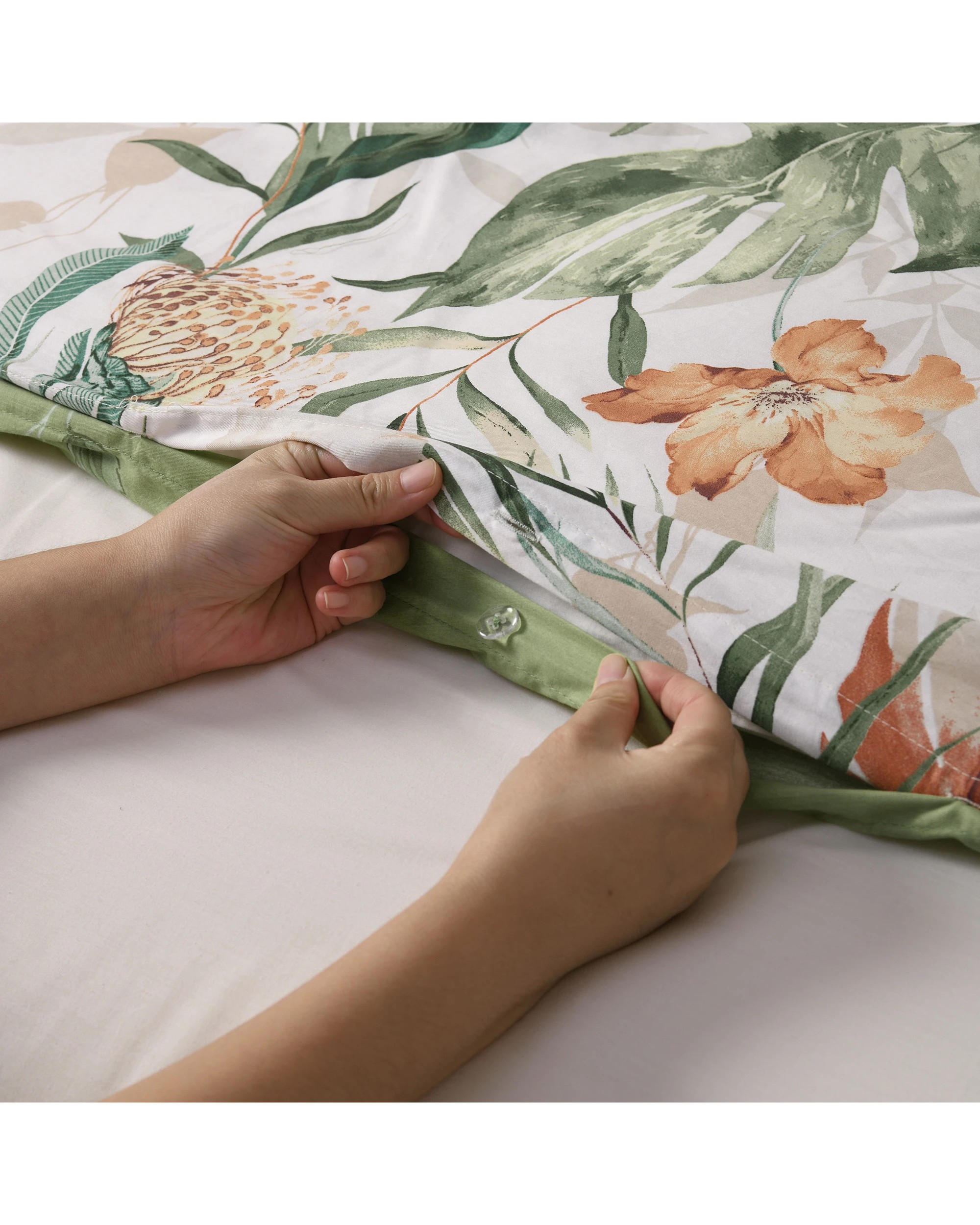 7 Dreamaker Isla 100% Cotton Reversible Quilt Cover Set - Double Bed - Green, 7 of 8