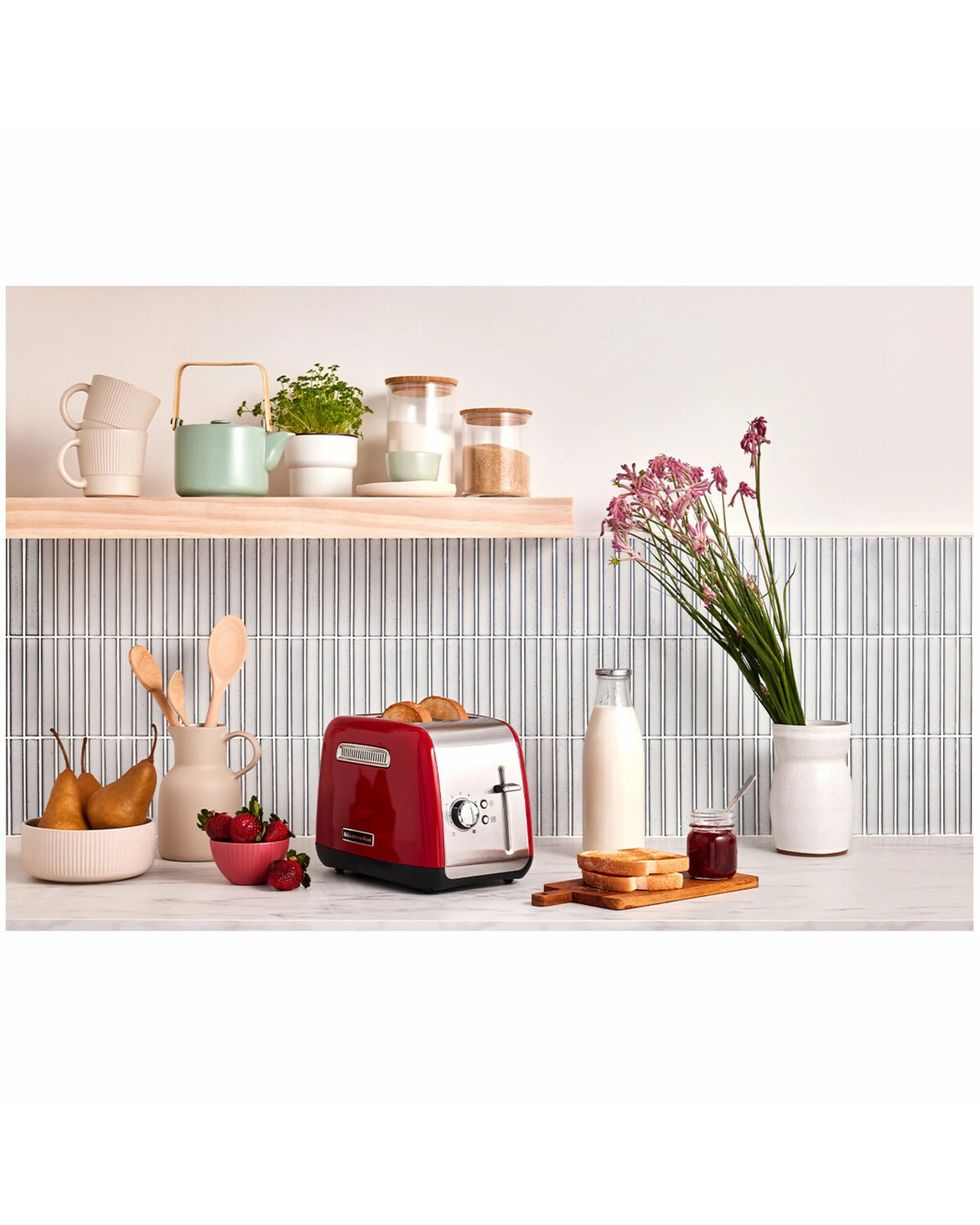 4 KitchenAid Classic Two Slice Toaster Empire Red, 4 of 5