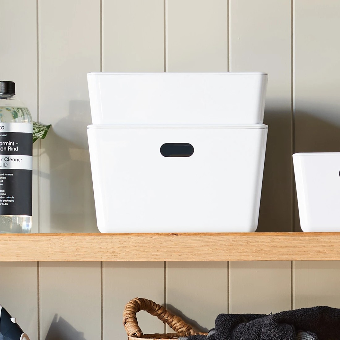 8 4L Smooth and Shiny Plastic Tub - White, 8 of 8