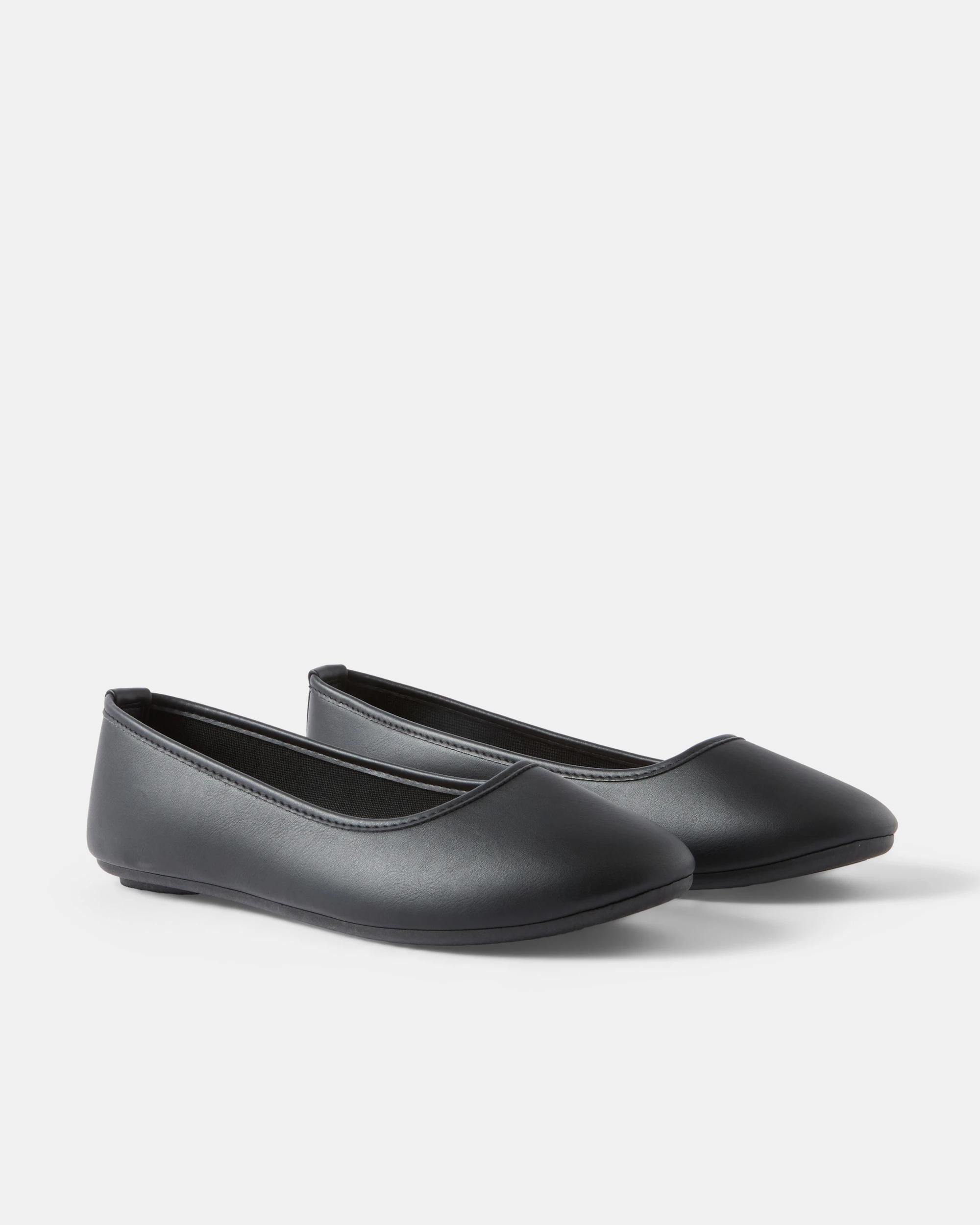 2 Round Toe Flats Black, 2 of 5