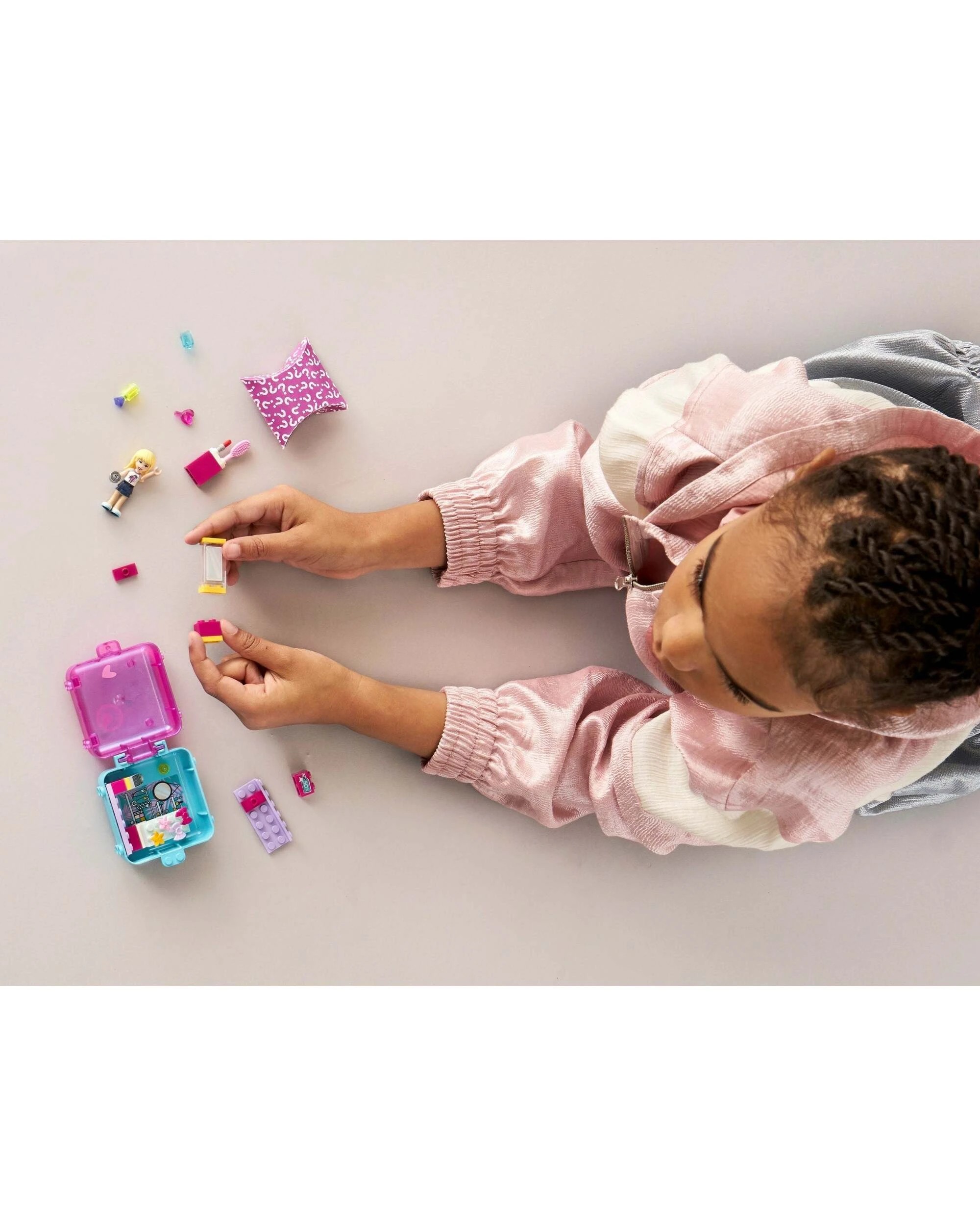 4 LEGO 41406 Stephanie's Shopping Play Cube: Portable Mini Doll Beauty Shop, 4 of 5