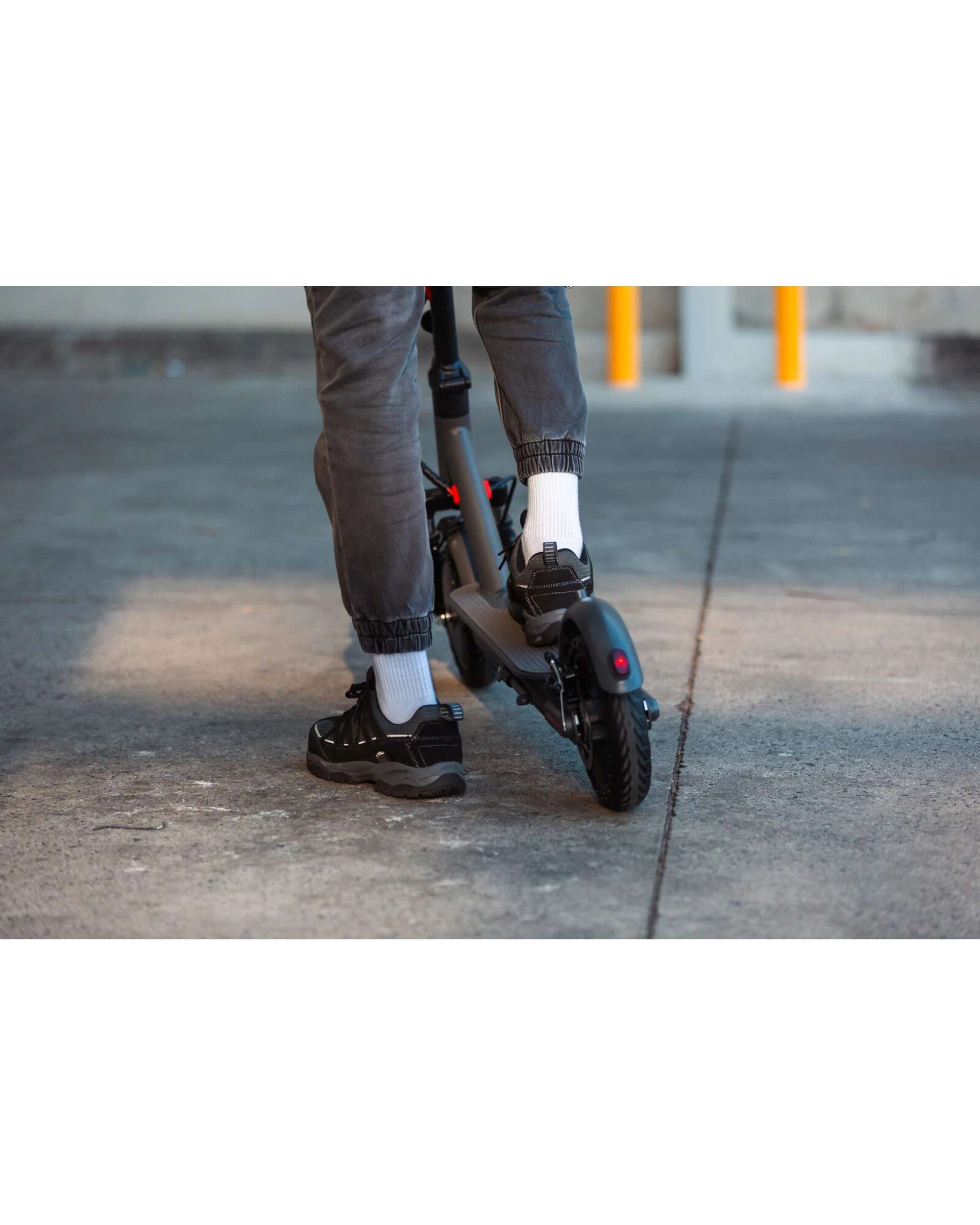 7 Lenoxx Electric Scooter, 350W Motor, 8.5 inch  Tyres, Front Suspension, Smart App, 7 of 10