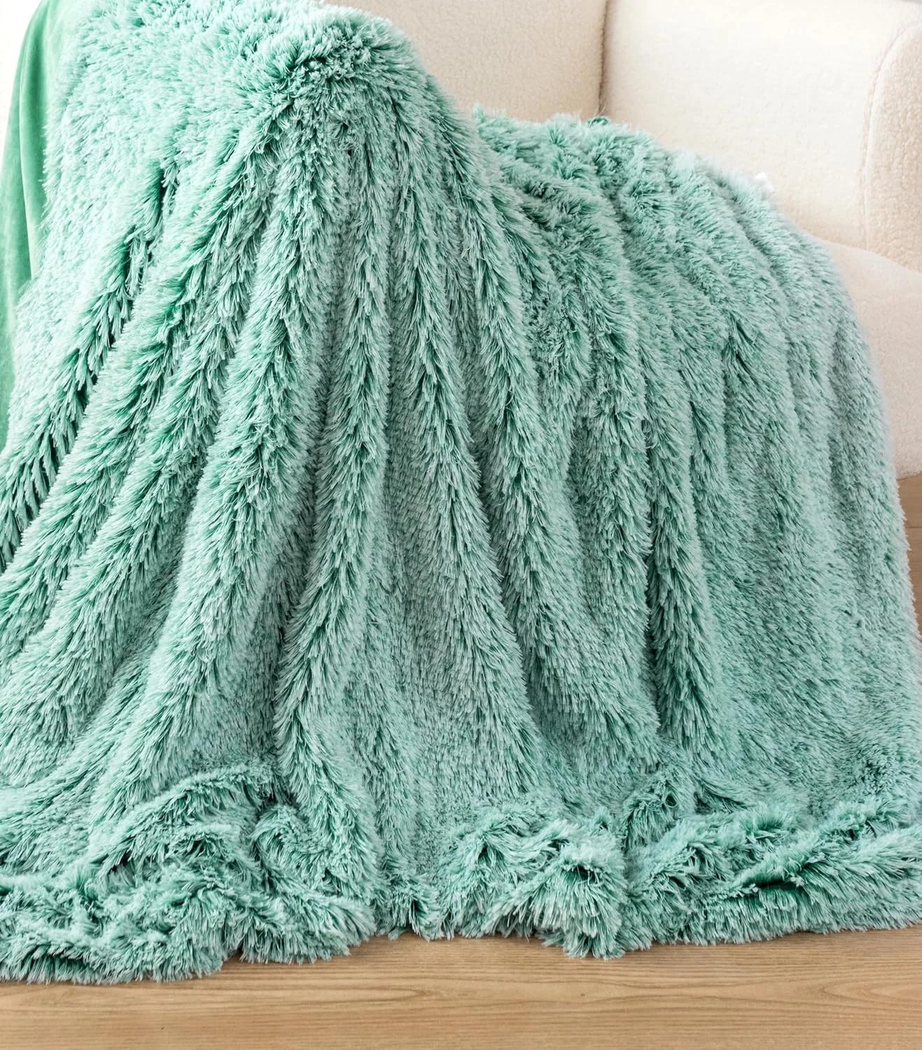 3 Gioia Casa Double-Sided Faux Fur Shaggy Throw Blanket Soft Warm Plush - Emerald Green, 3 of 4