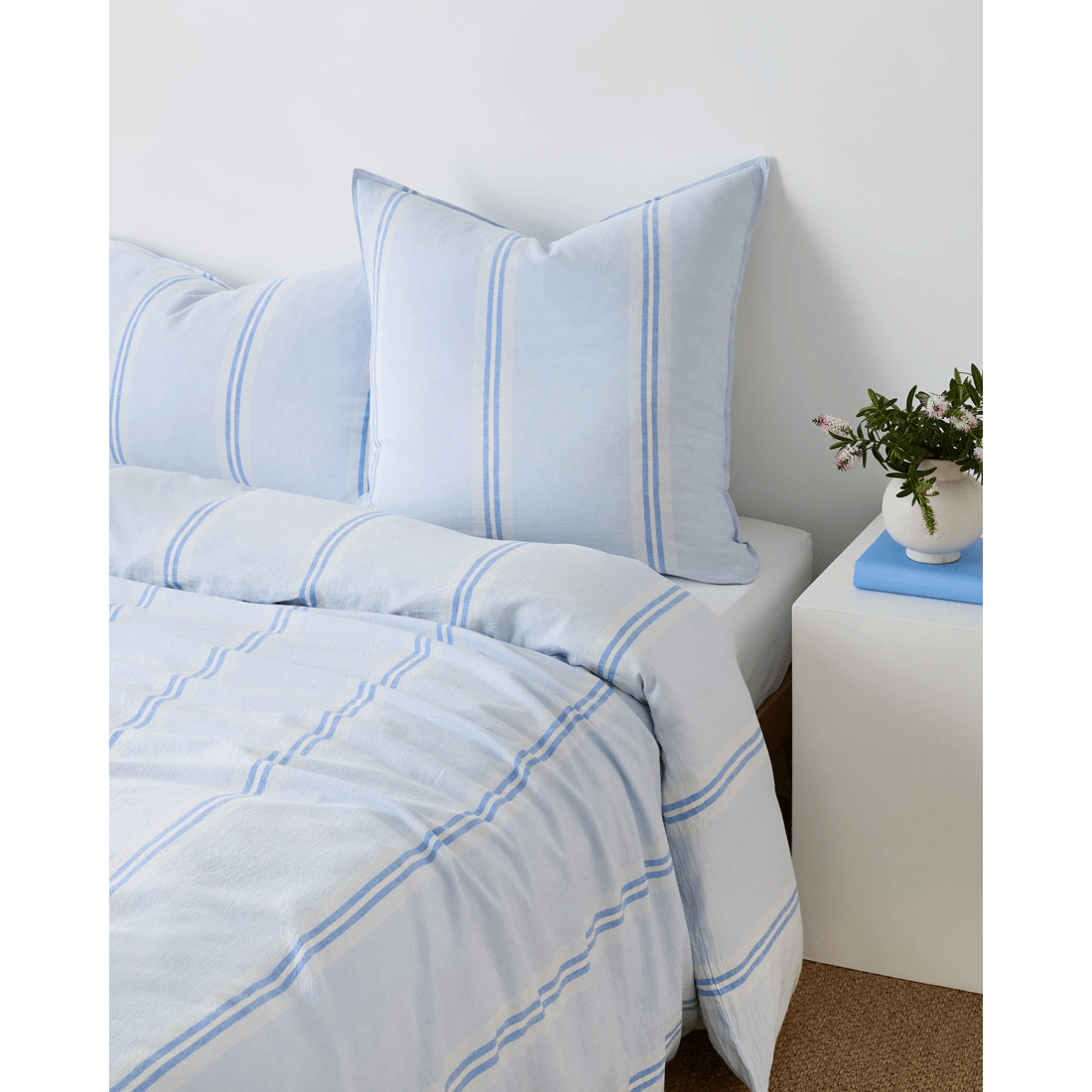 1 Target Rowie Stripe Linen/cotton European Pillowcase
 - Queen Bed
 - Blue, 1 of 2