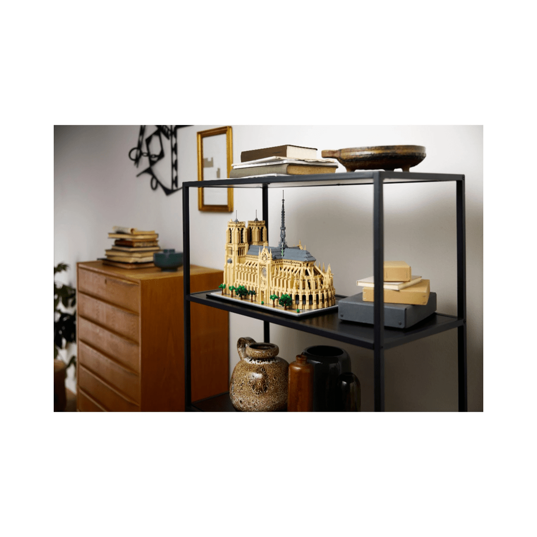 5 The LEGO Group LEGO Architecture Notre-Dame de Paris - 21061, 5 of 10