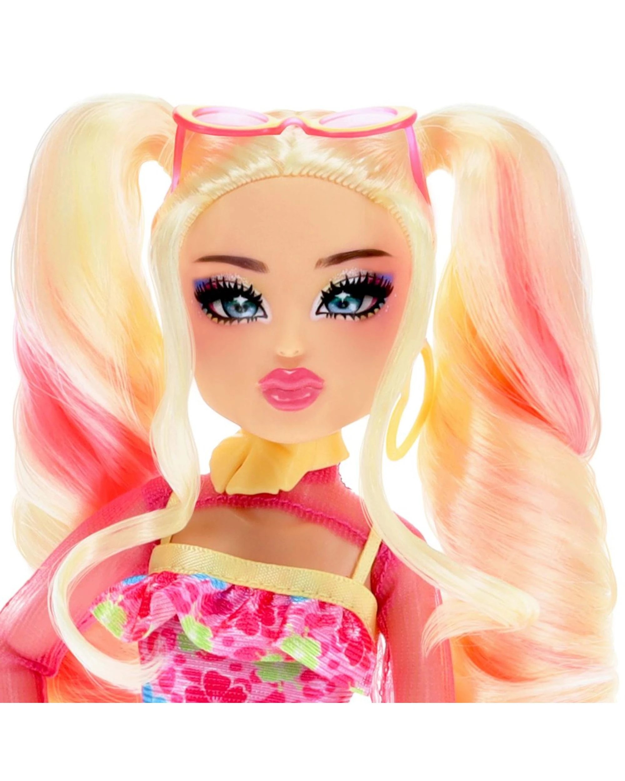 4 Dress to Impress Bubblegum Gal Fashion Doll, 4 of 10