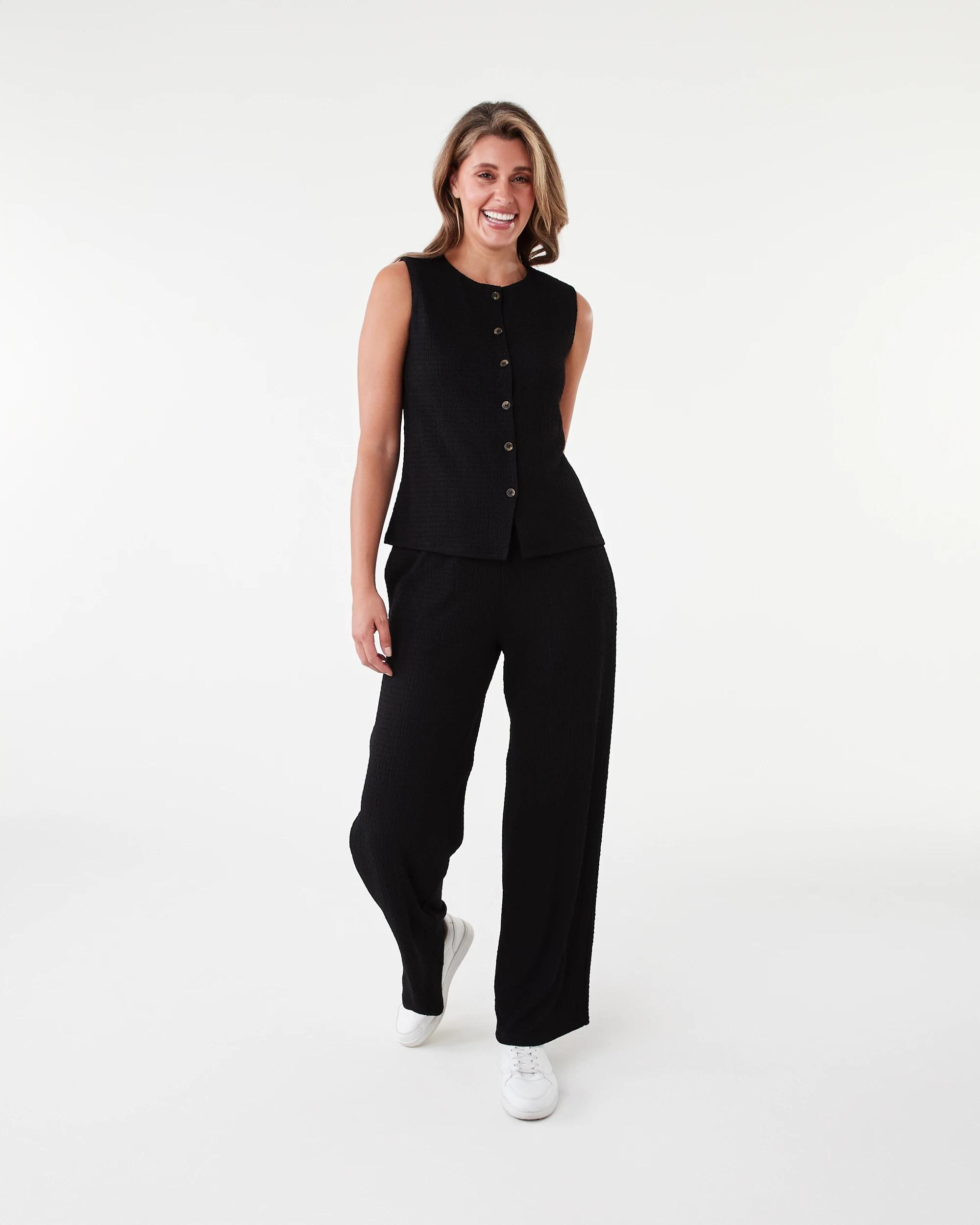 7 Sleeveless Textured Button Through Top Black, 7 of 7