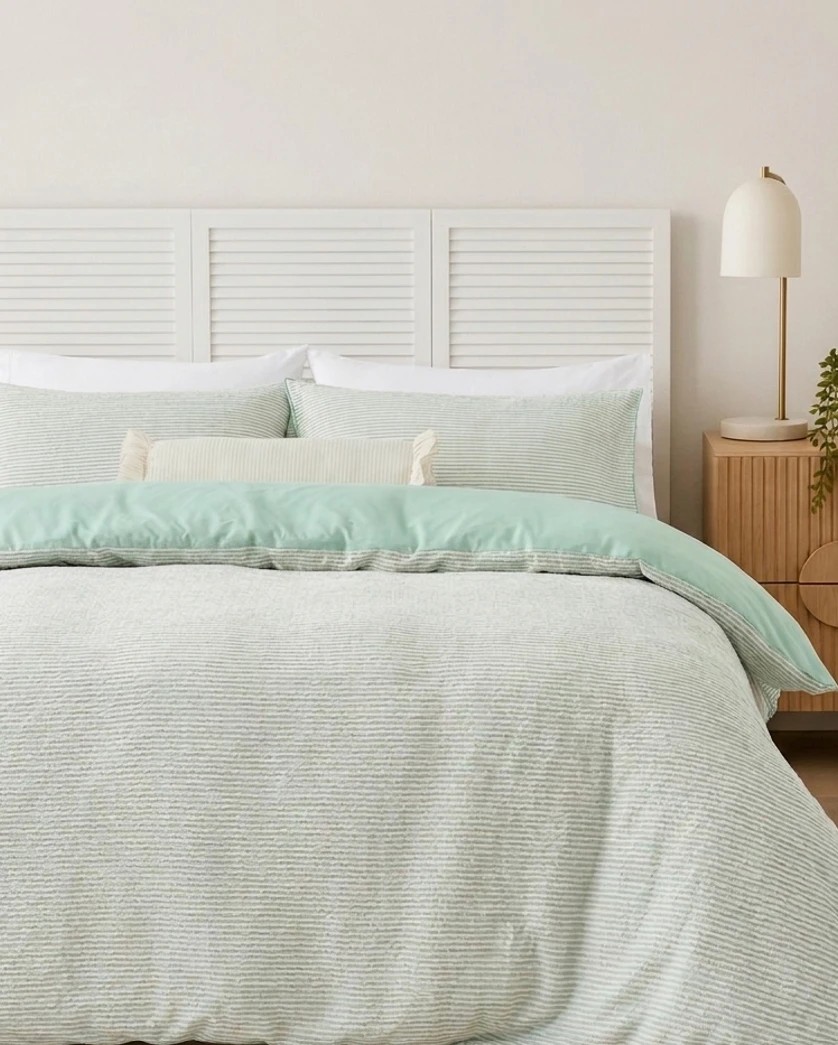 1 Charlie Queen Bedhead - White, 1 of 9