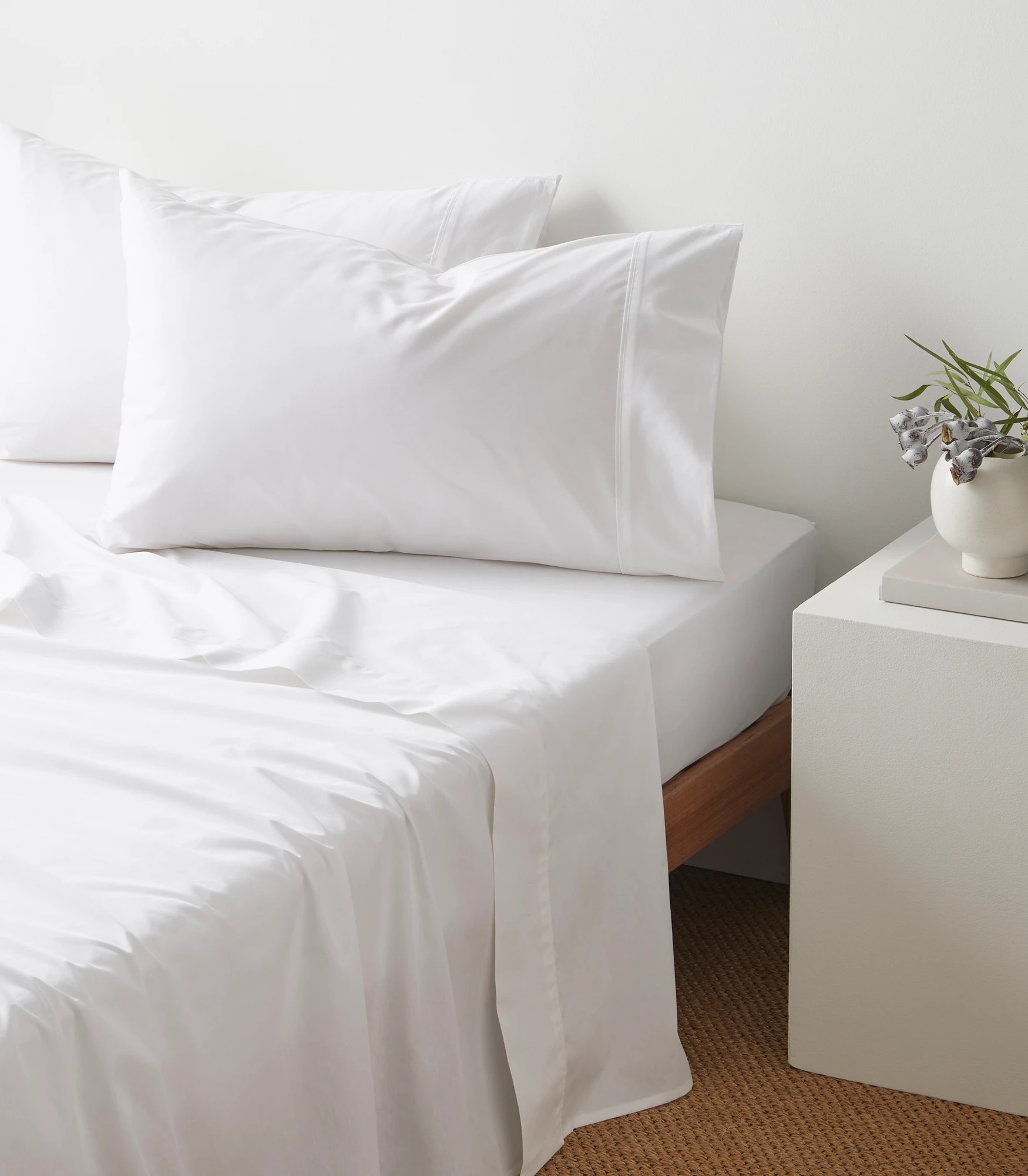 1 Target Australian Cotton 250 Thread Count Fitted Sheet - King Single Bed - White, 1 of 2
