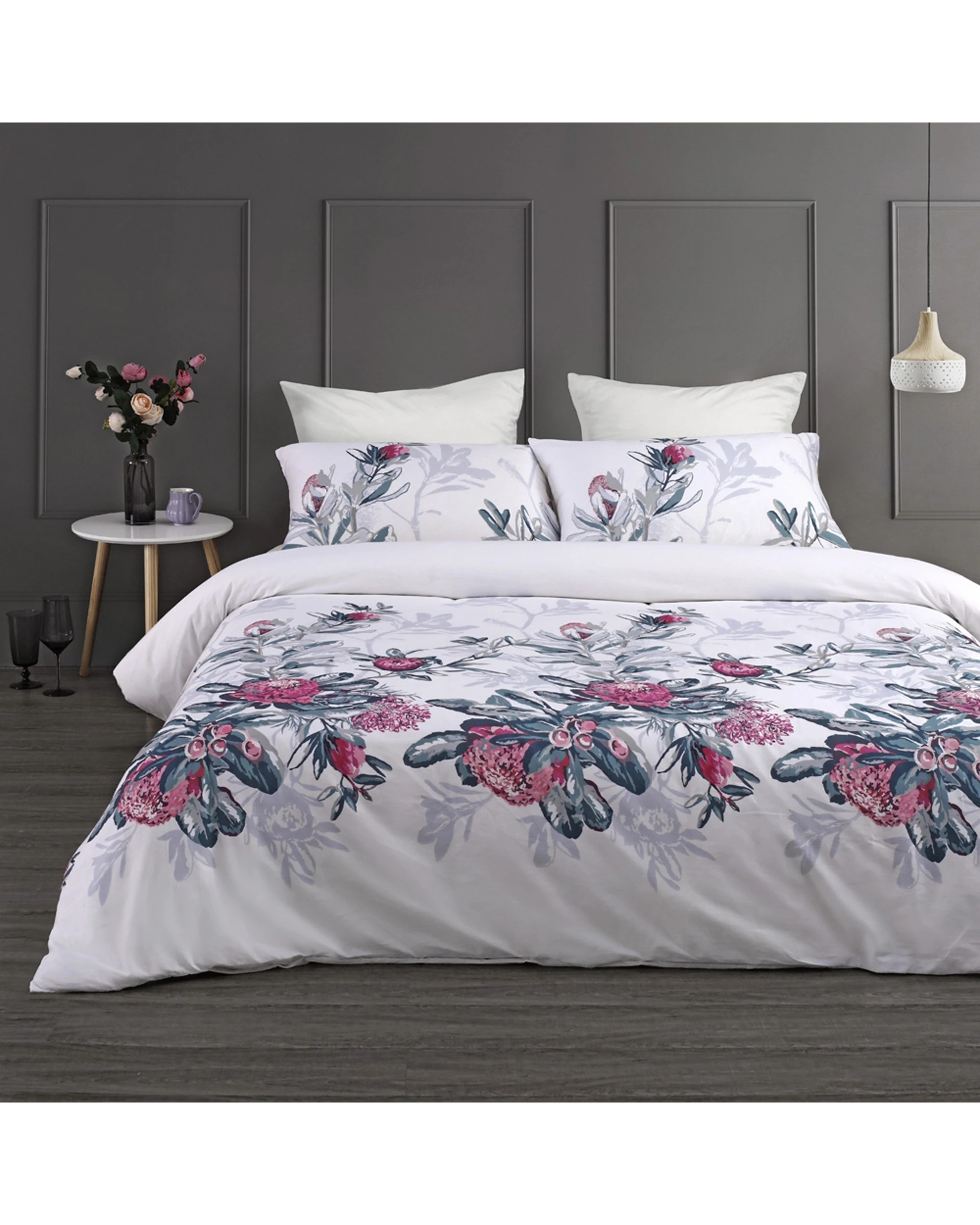 1 Onkaparinga Printed Cotton Quilt Cover Set w/Pillowcases Waratah - Pattern, 1 of 4