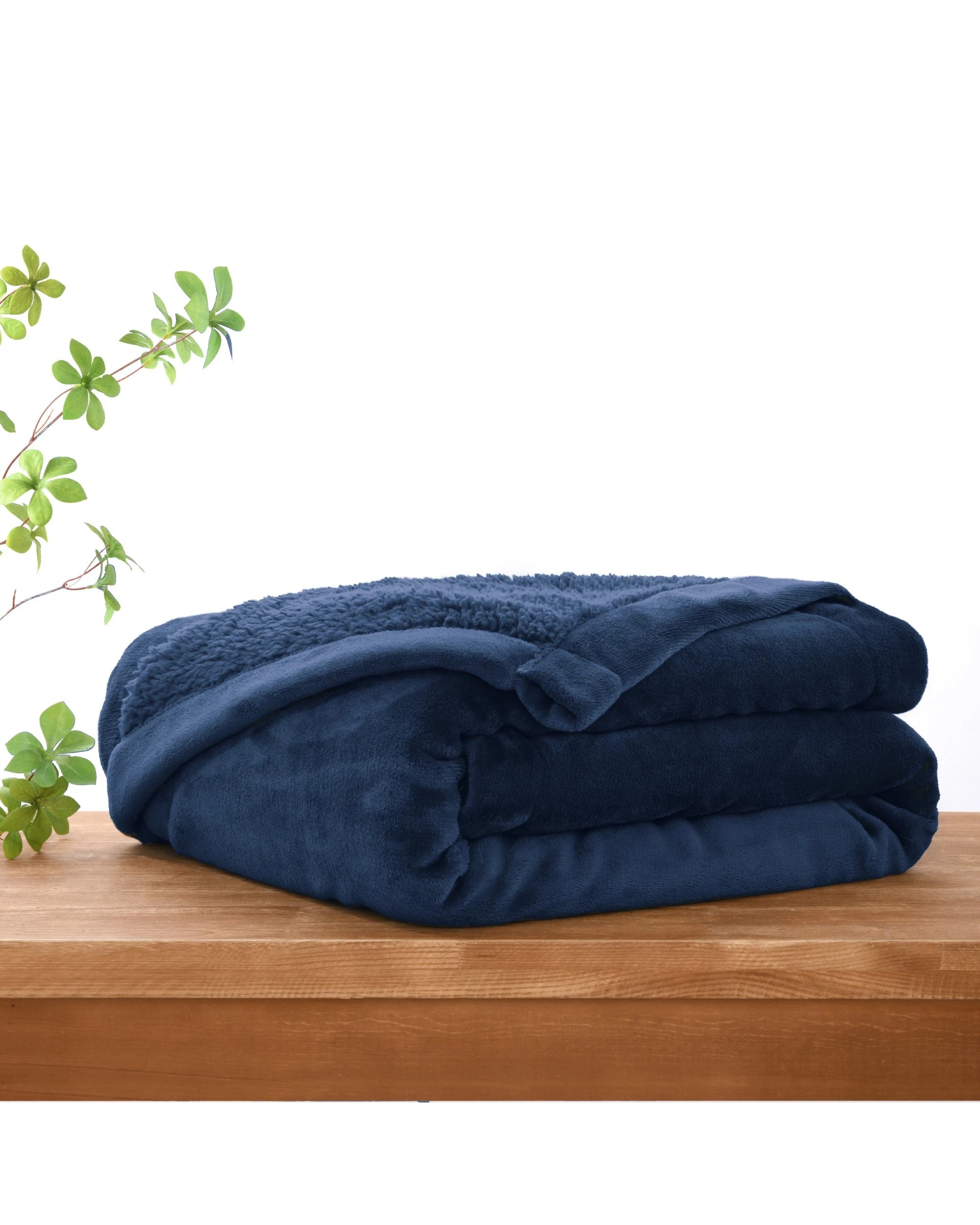 2 Serene Hudson Fleece and Sherpa Reverse Throw Blanket 130x170cm - Midnight Blue, 2 of 6