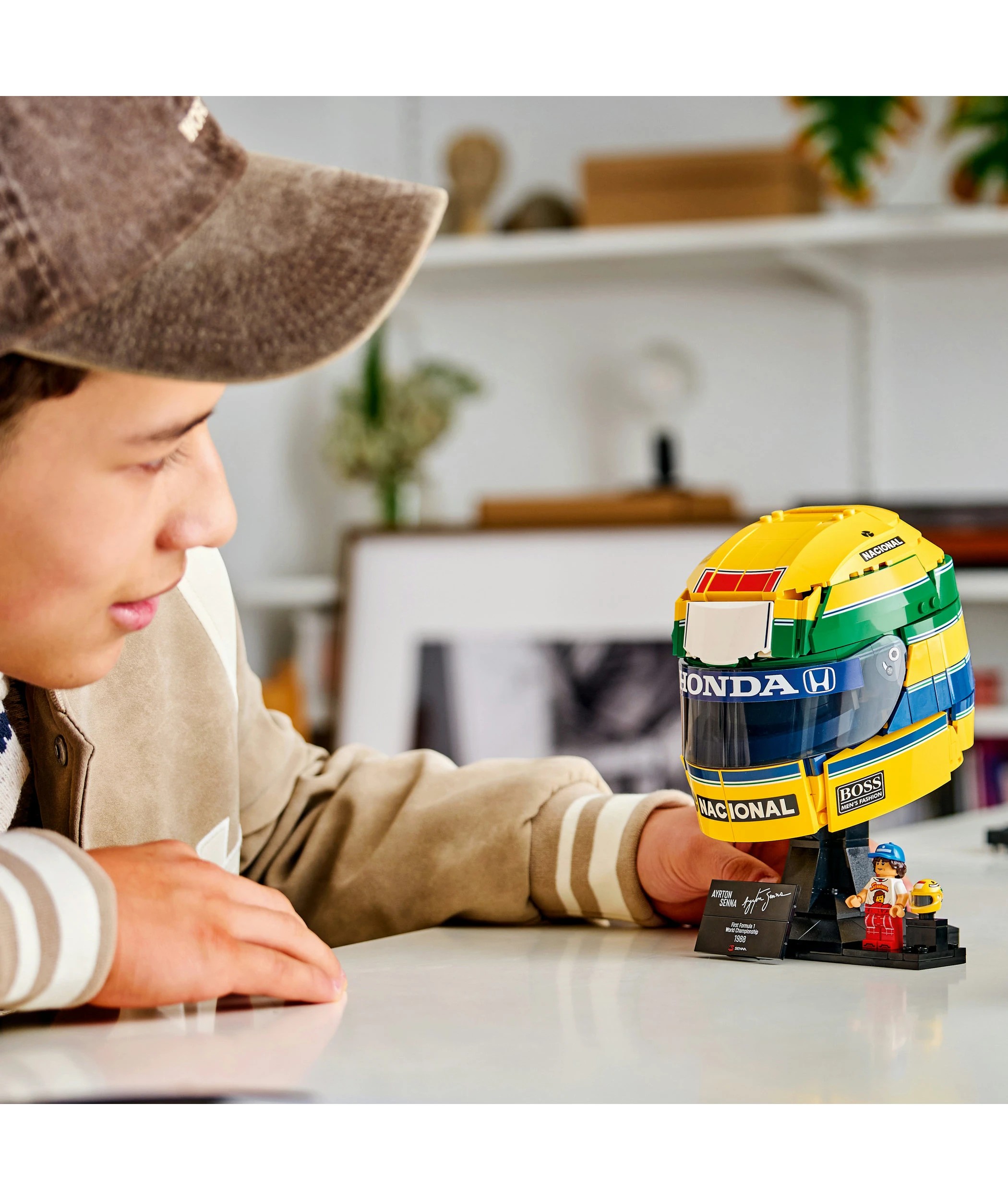 9 LEGO Editions Formula 1 Ayrton Senna Helmet 43024, 9 of 10
