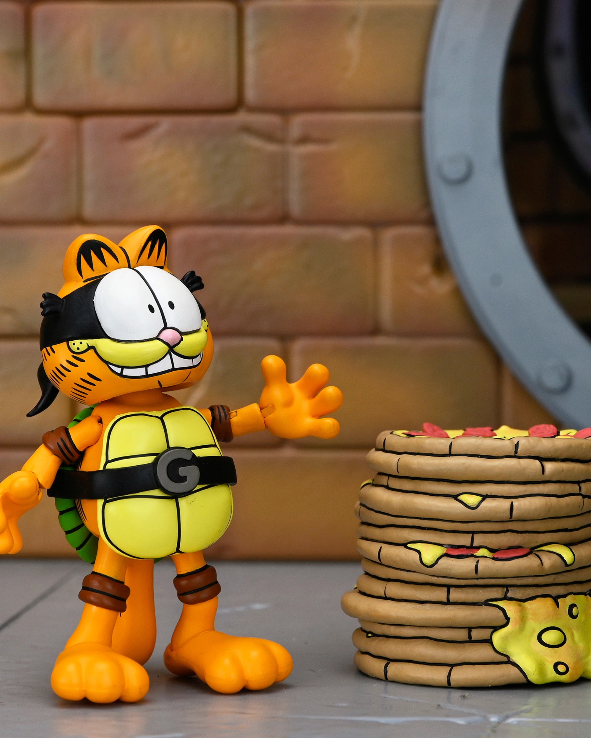 4 NECA TMNT x Garfield 7 - Inch Action Figures - Orange, 4 of 7