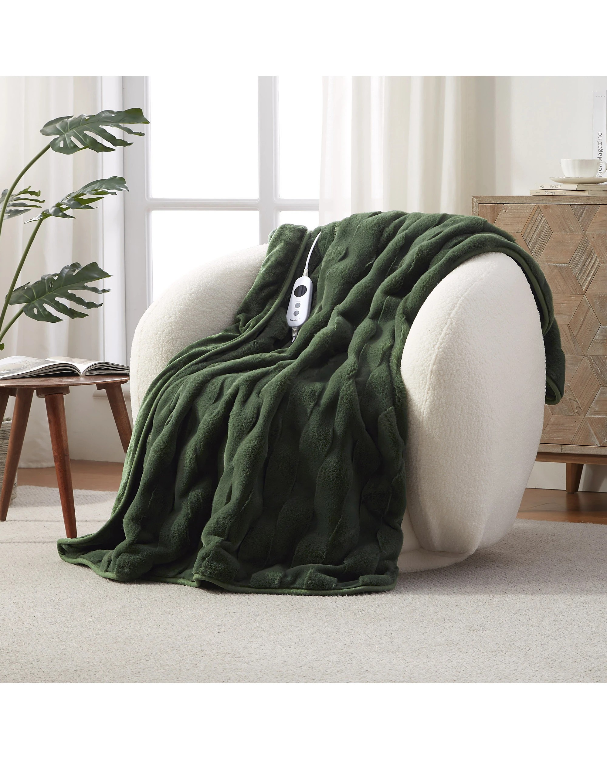 1 Dreamaker Basketweave Faux Fur Heated Throw 130x160cm - Olive, 1 of 10