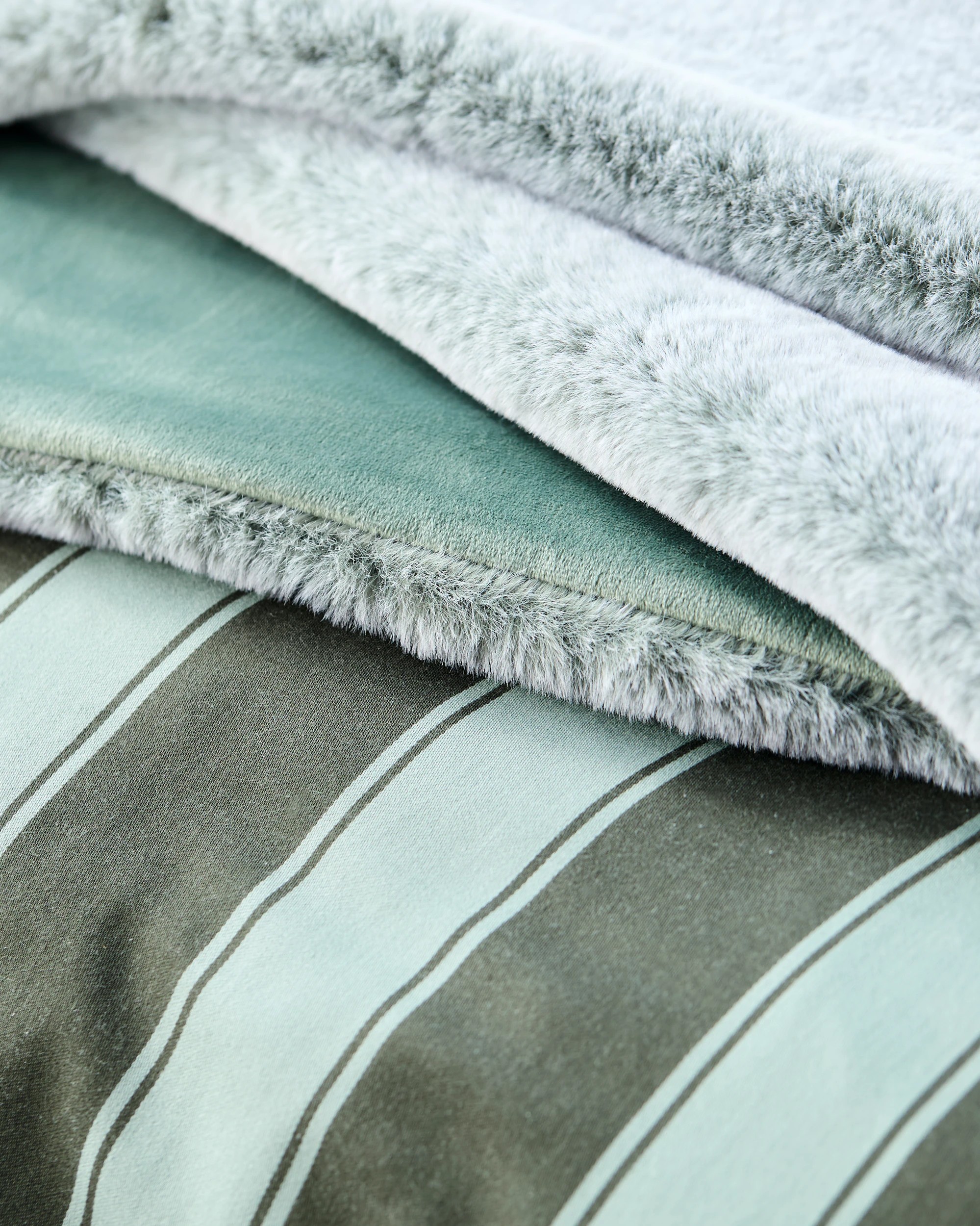 6 Target Rayne Stripe Quilt Cover Set - Super King Bed - Green, 6 of 10