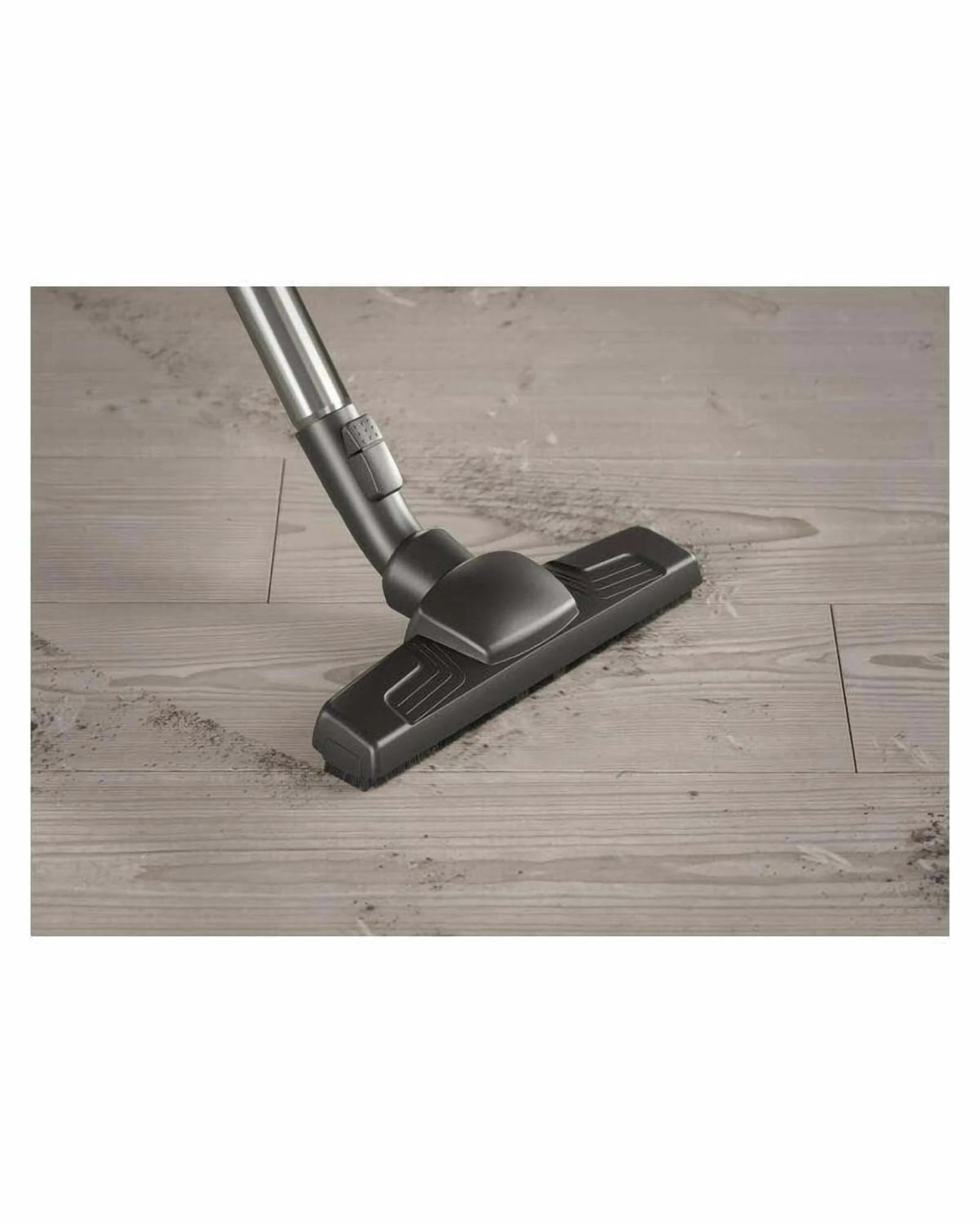 9 Electrolux 600 Series Bagged Vacuum Cleaner EFB61112, 9 of 10