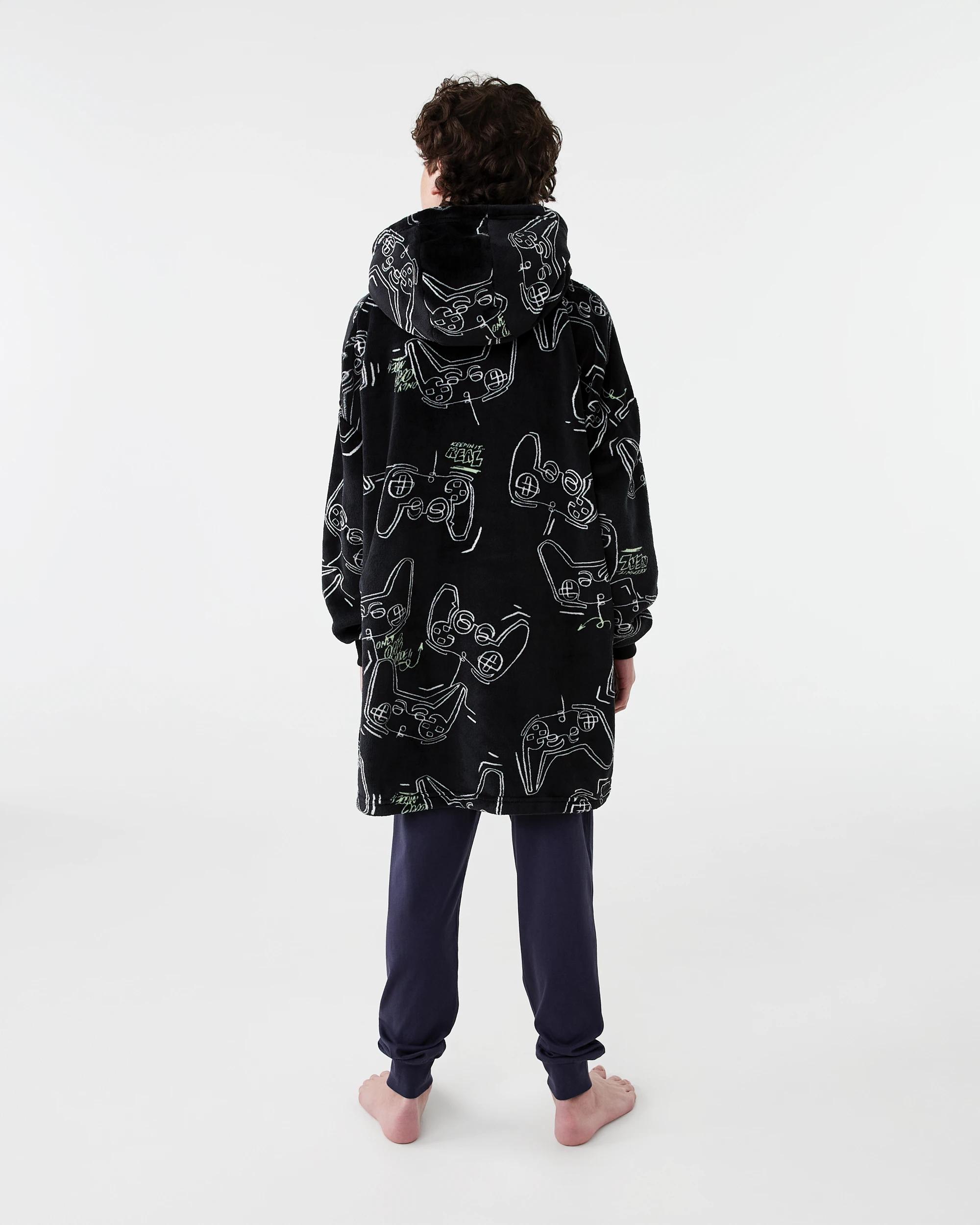 2 Pull Over Gown Blk Cntrls, 2 of 7