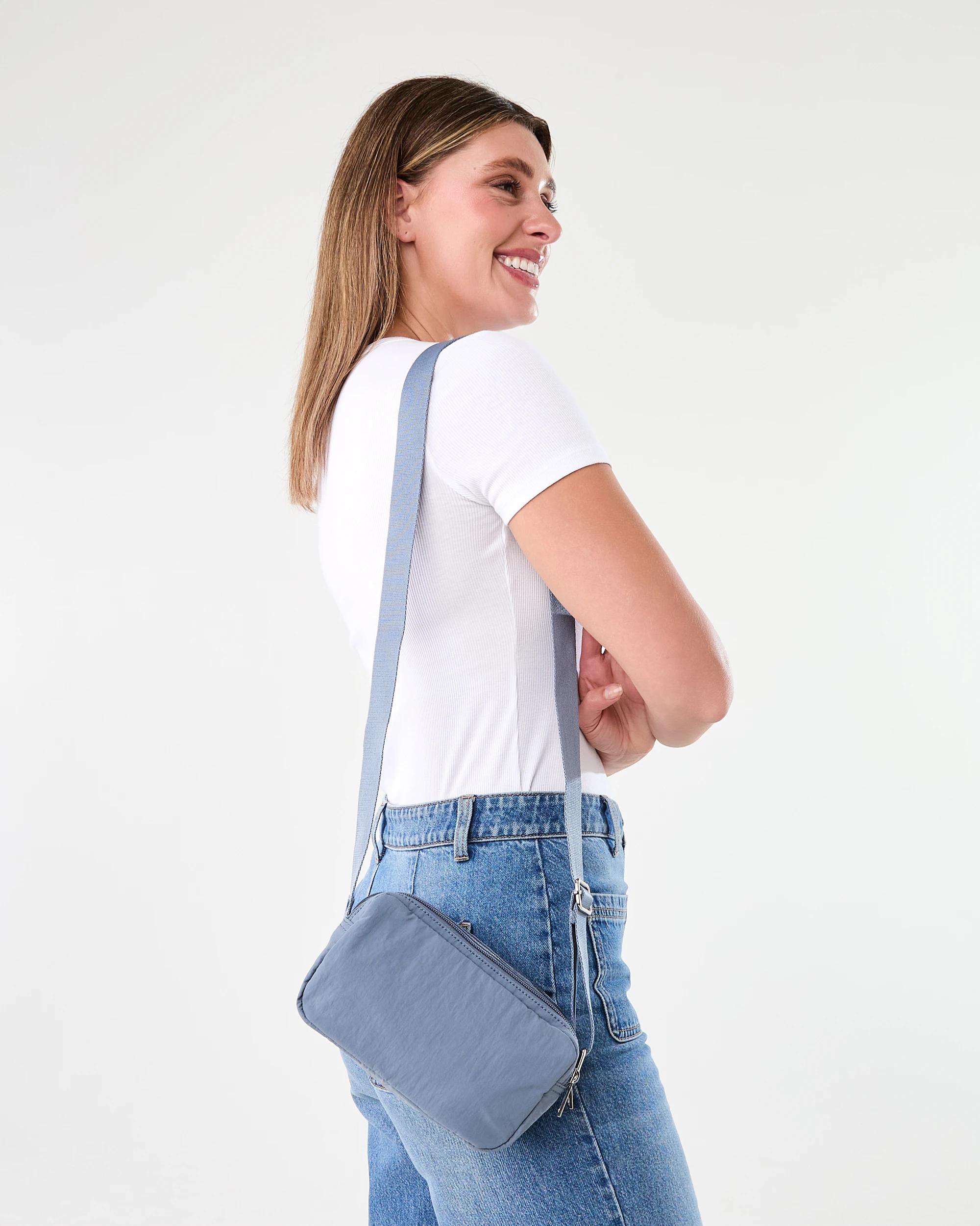 5 Urban Zip Crossbody Bag Blu Willow, 5 of 6