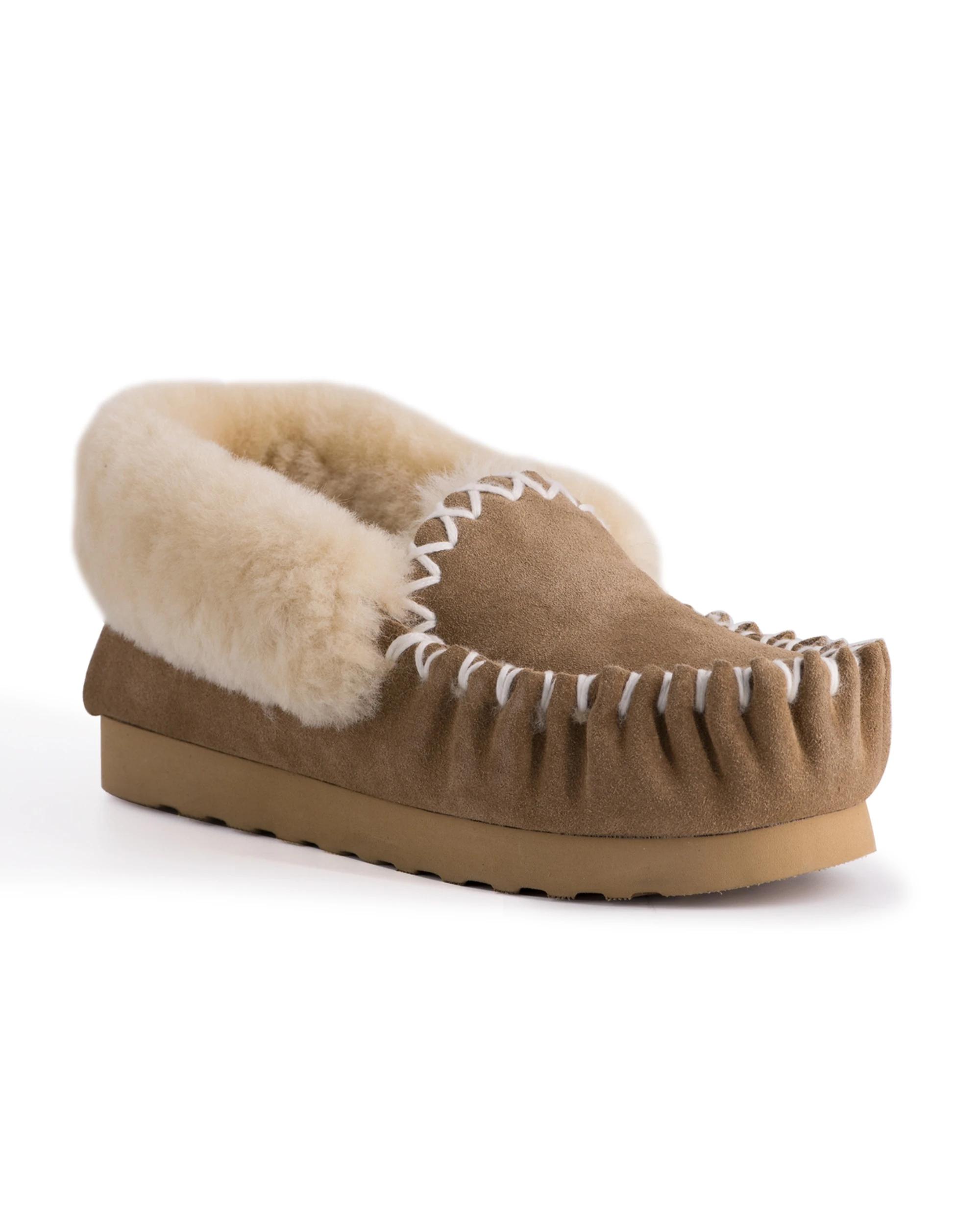1 AUS WOOLI Hand Stitched Womens Sheepskin Moccasin TAN, 1 of 7