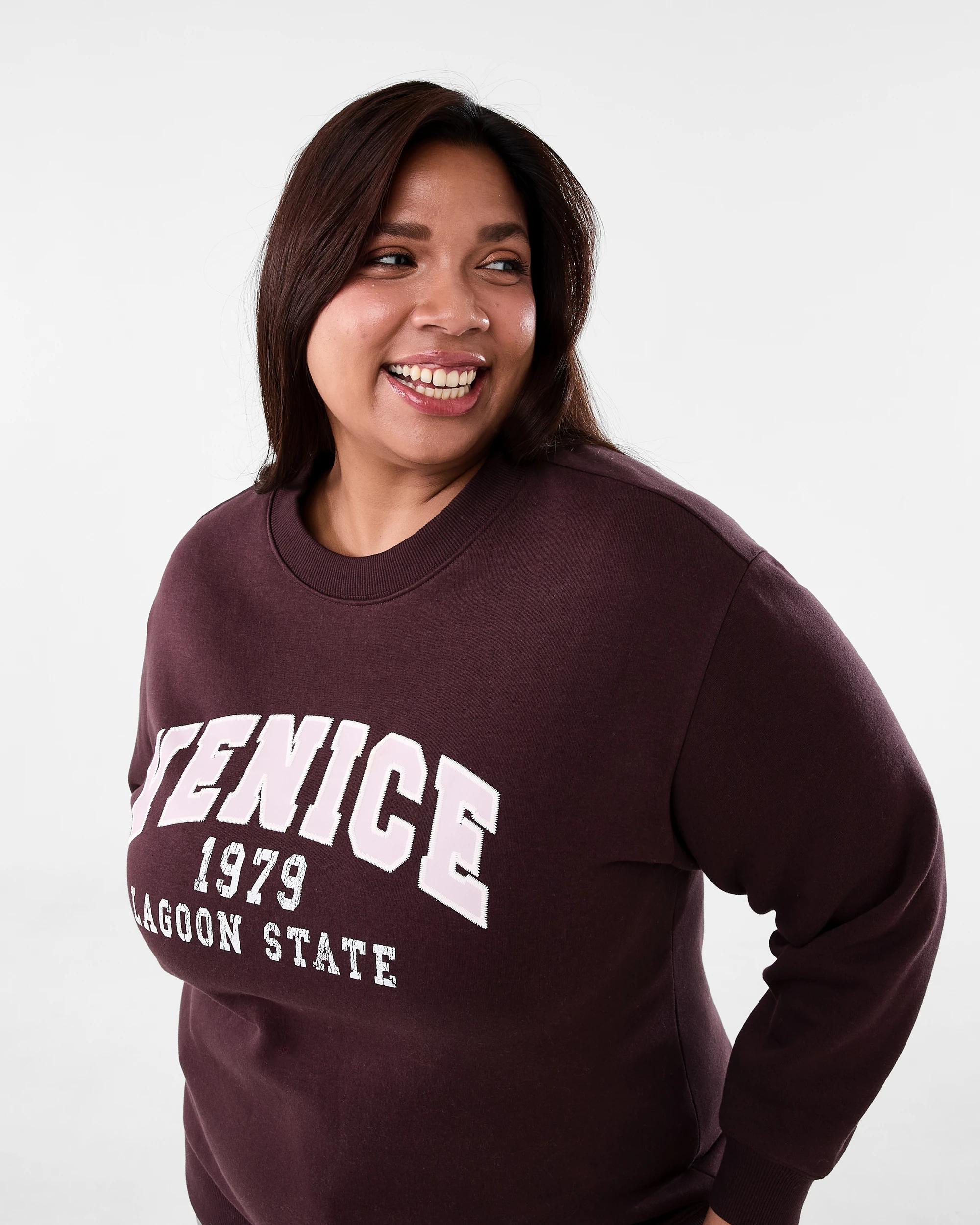 4 Curve Long Sleeve Crew Neck Sweatshirt Venice, 4 of 6