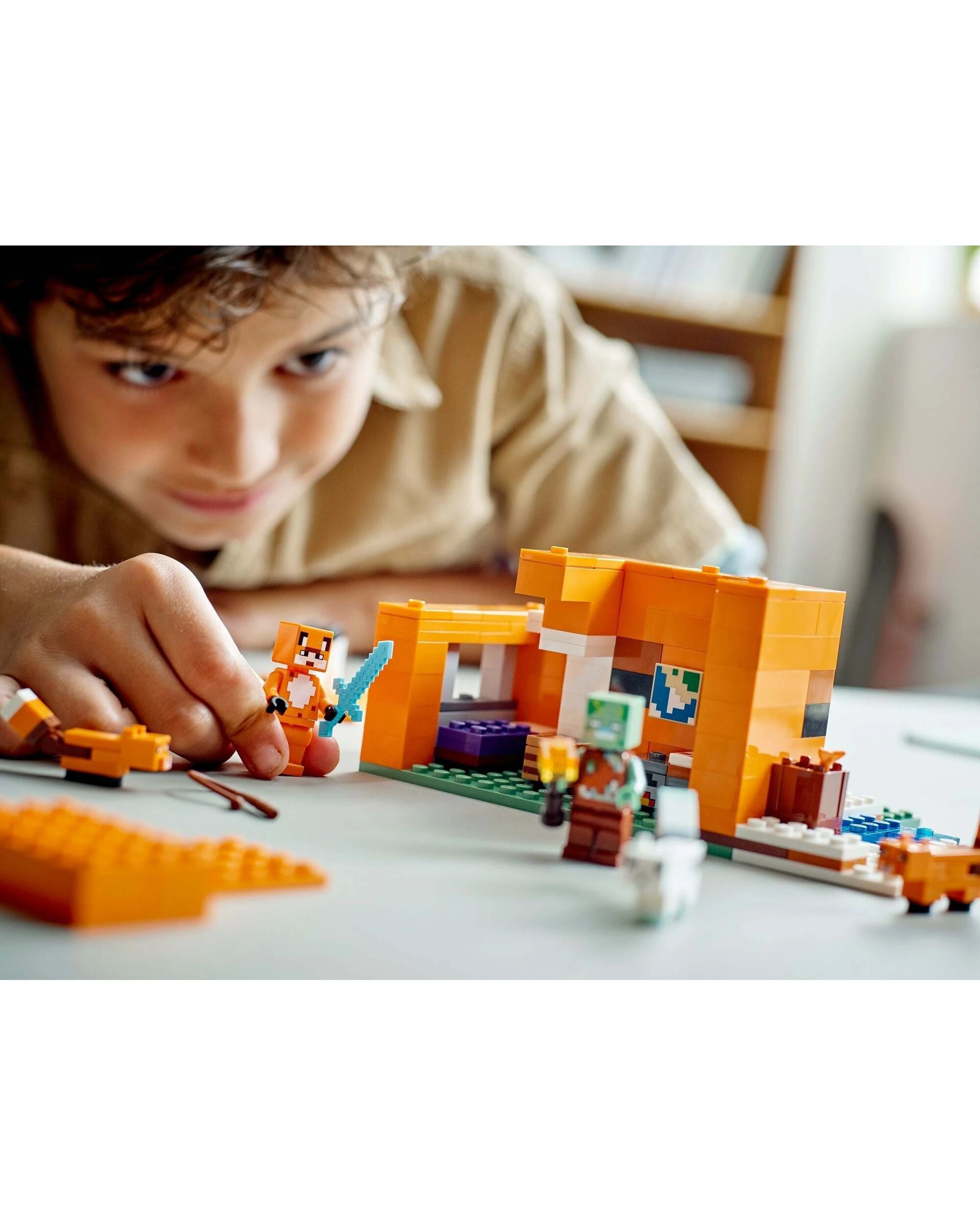 4 LEGO 21178 Minecraft(TM) The Fox Lodge, 4 of 4