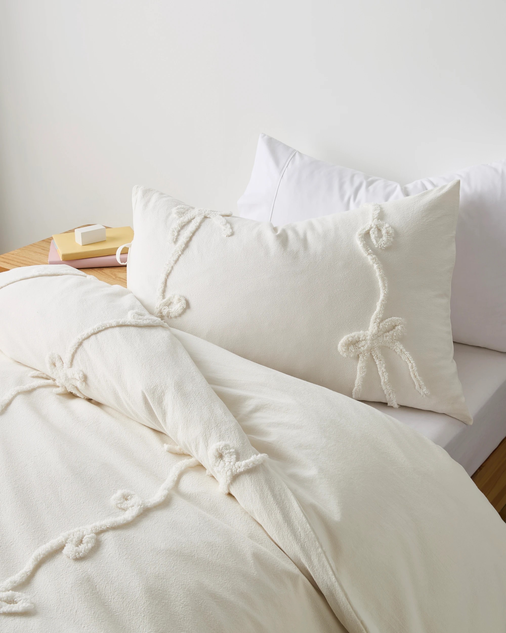 2 Target Bonnie Bows Textured Quilt Cover Set
 - King Bed
 - White, 2 of 3