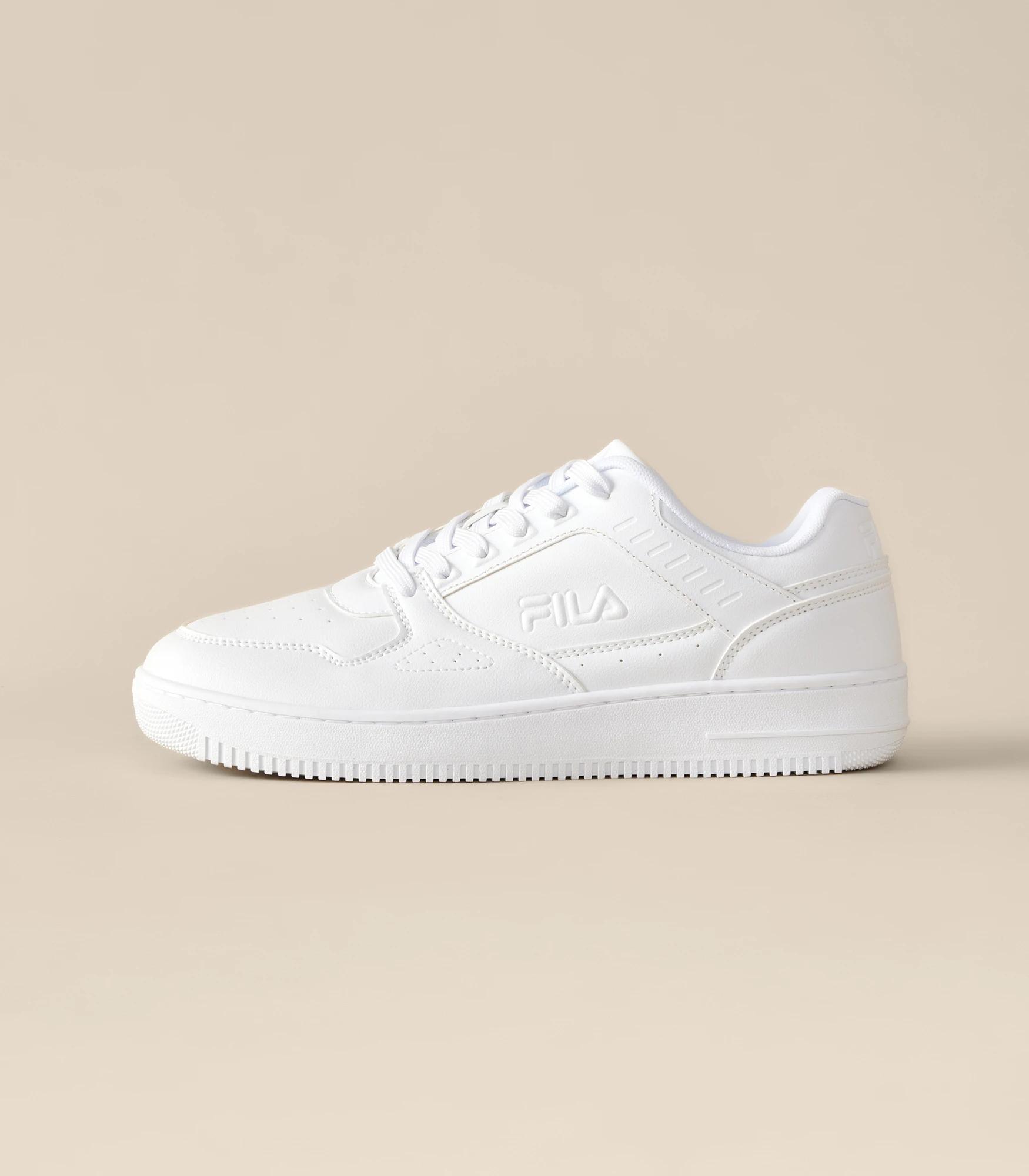 3 Womens Fila Aquino Sneaker WHITE, 3 of 6