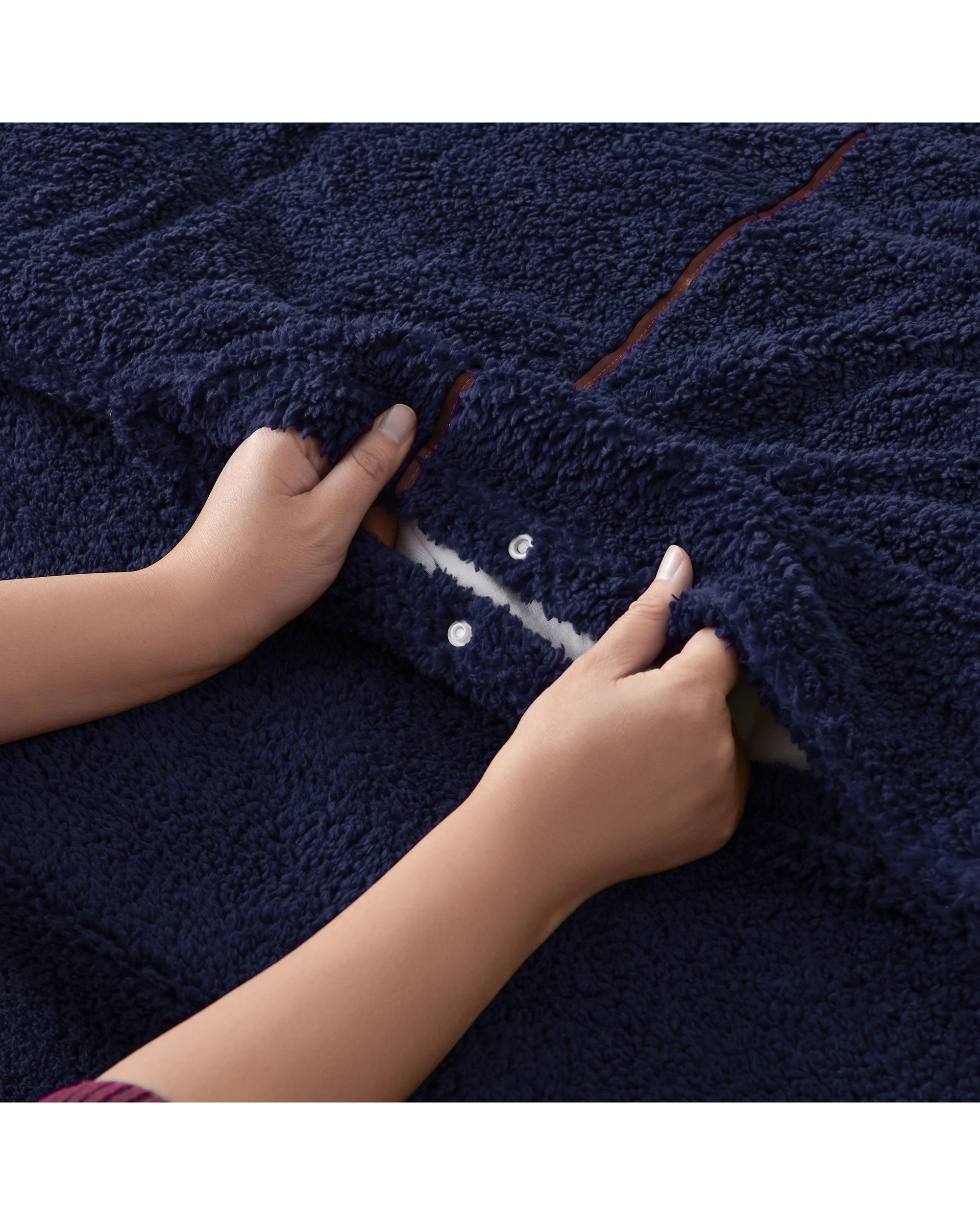 3 Dreamaker Jasper Teddy Fleece Quilt Cover Set - Queen Bed - Midnight Blue, 3 of 8
