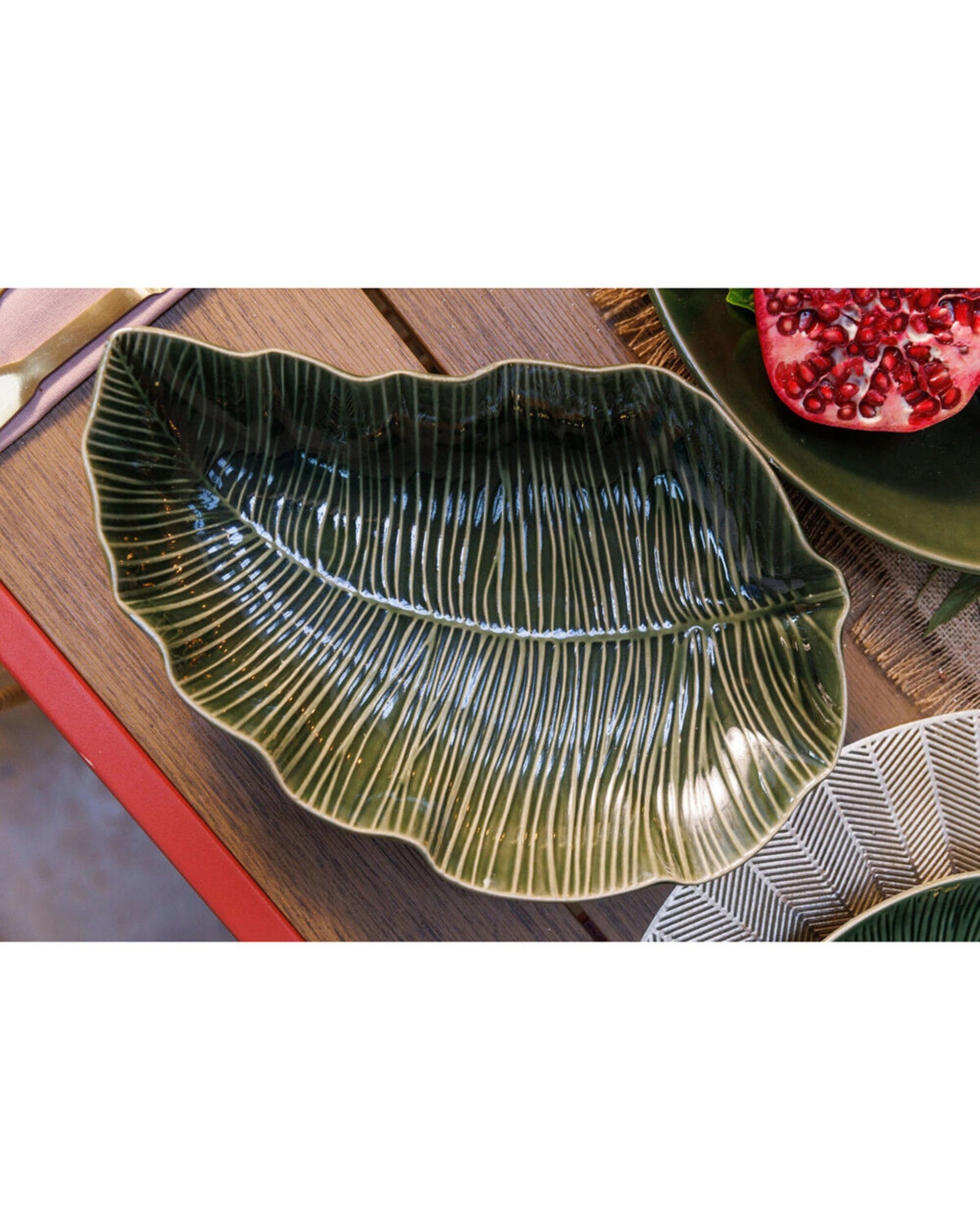 2 Mikasa Jardin Stoneware Leaf Serving Bowl 31.5cm - Green, 2 of 6