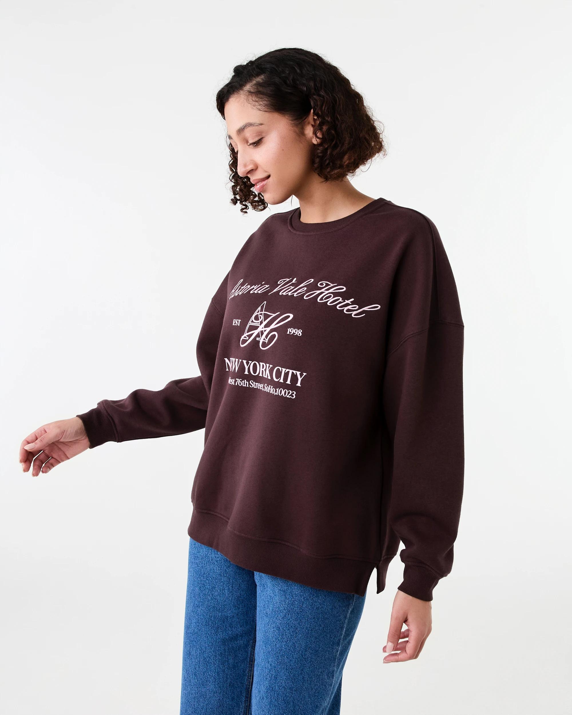 2 Oversized Print Sweatshirt Astor Choc, 2 of 6