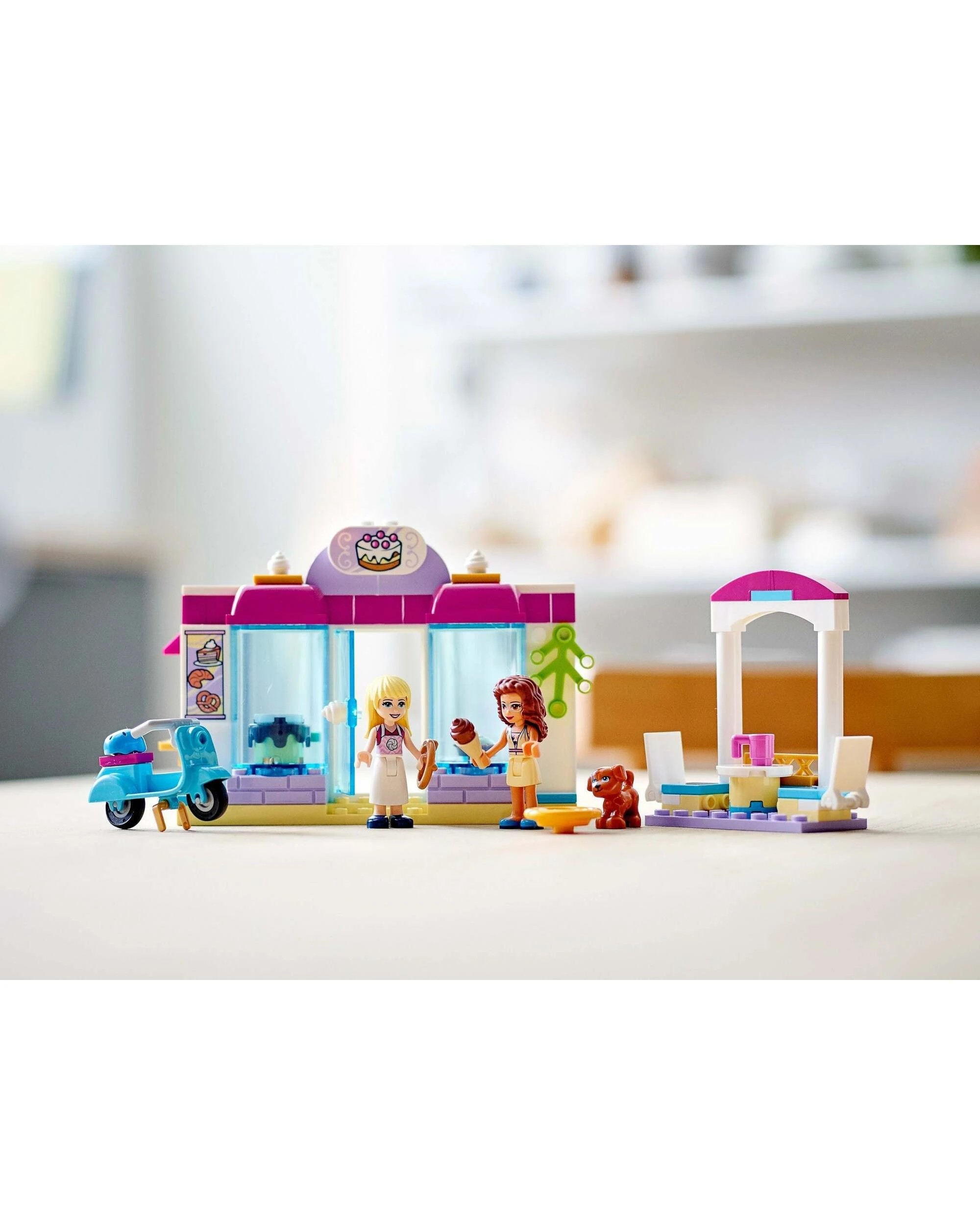 4 LEGO 41440 Heartlake City Bakery: Build & Bake Fun, 4 of 5