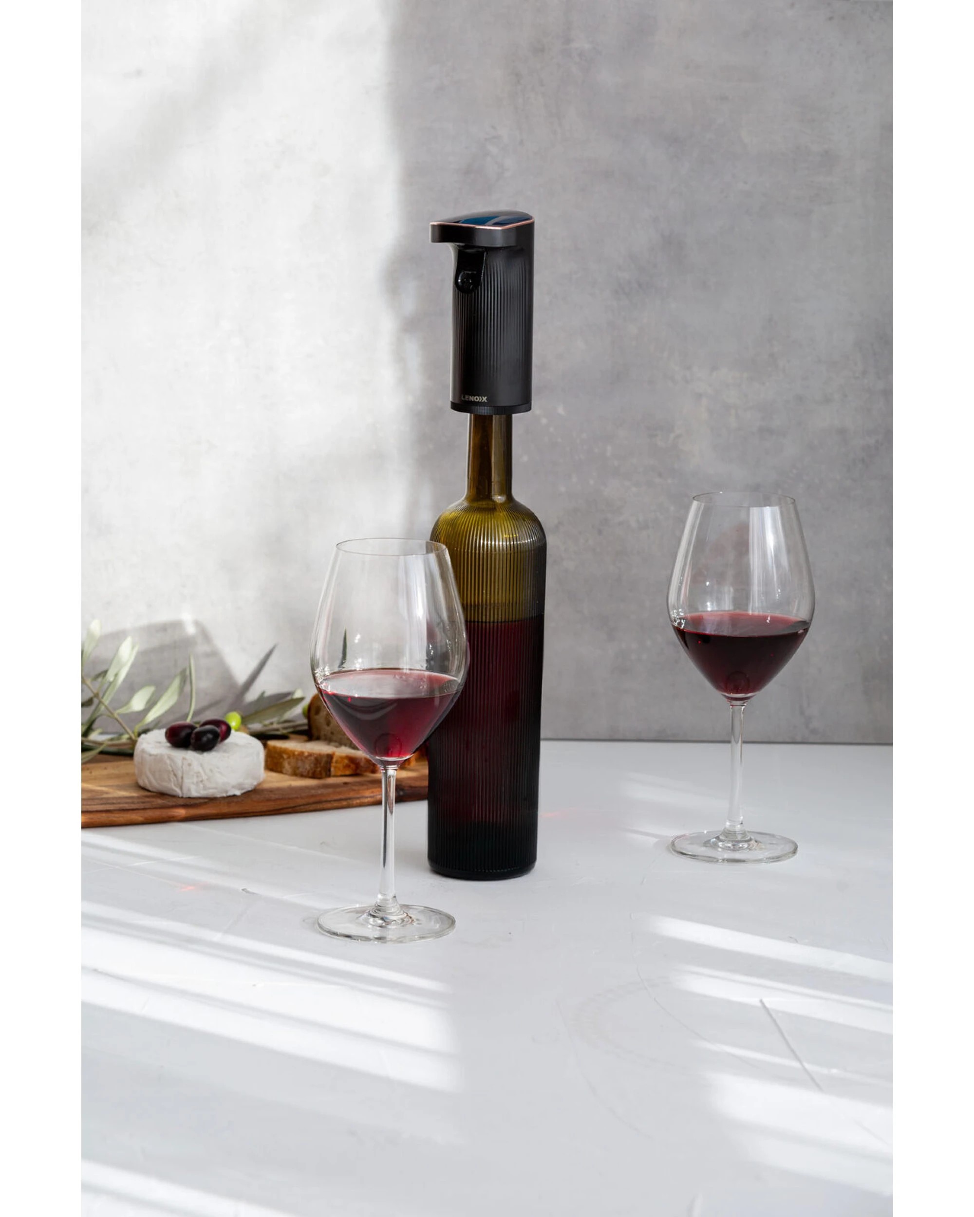 7 Lenoxx Instant Wine Aerator & Dispenser with Adjustable Bottle Fit, 7 of 7