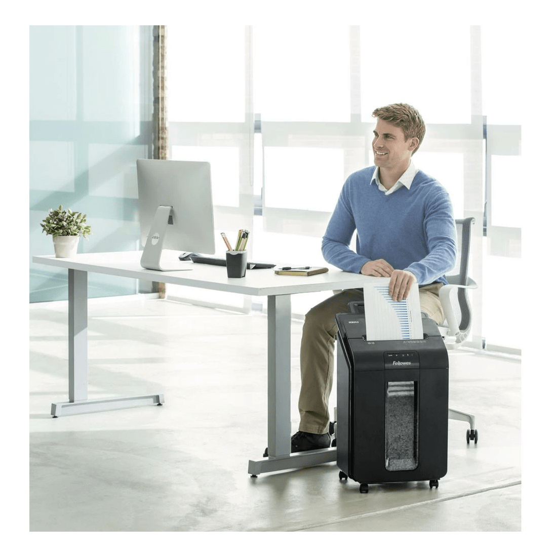 8 Fellowes Auto Micro Cut Shredder 100M, 8 of 10