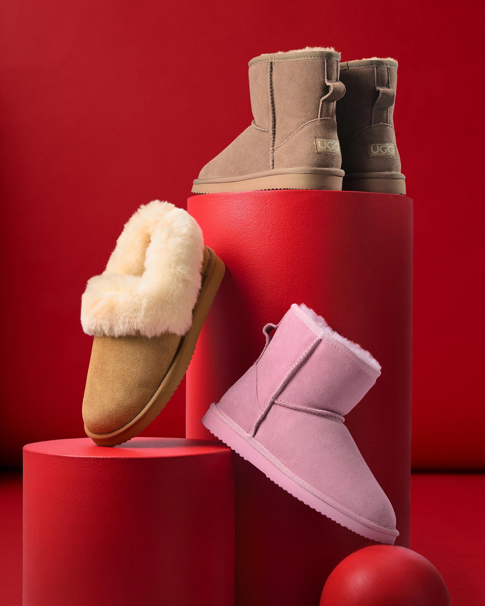 3 Australian Design Ugg Boots and Slippers Australian Design UGG Leather and Sheepskin Closed Toe Slippers CHESTNUT, 3 of 3