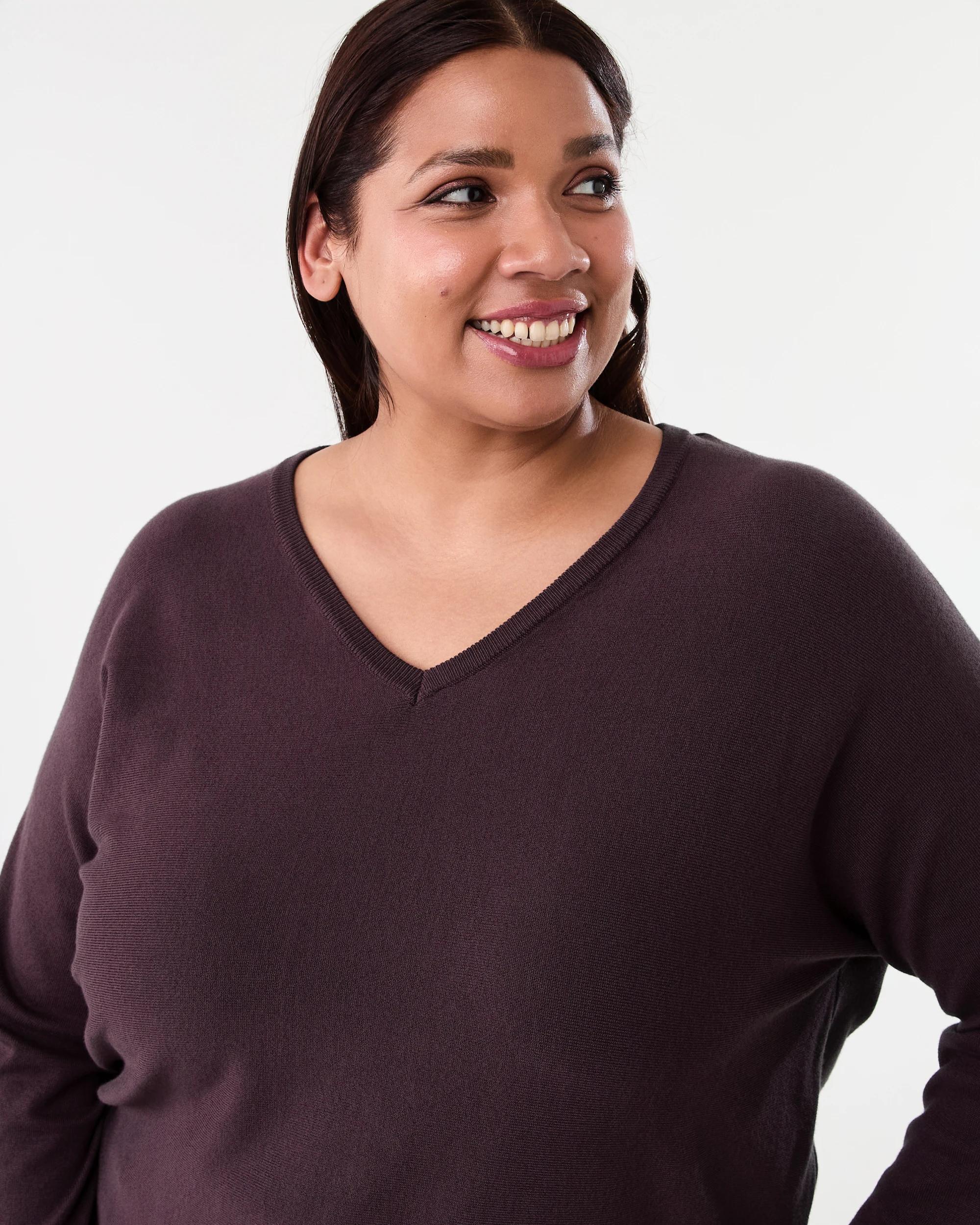 4 Curve Lightweight V-Neck Jumper Fudge, 4 of 6