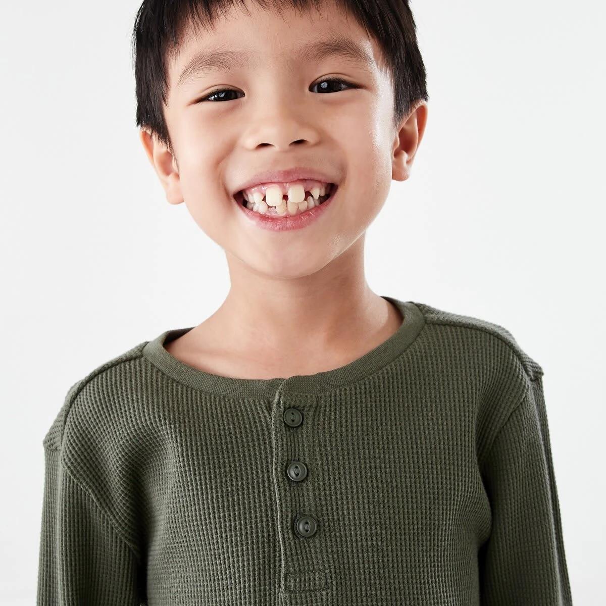 3 Waffle Henley Long Sleeve T-shirt Army, 3 of 8