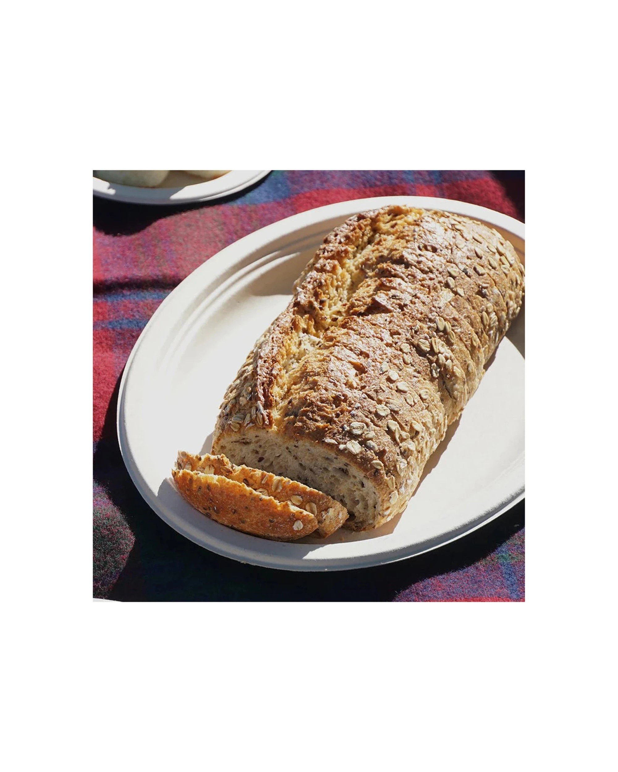 1 Eco Basics 10-Pack Microwave-Safe Biodegradable Sugarcane Dinner Plates 32 cm - Plain, 1 of 7