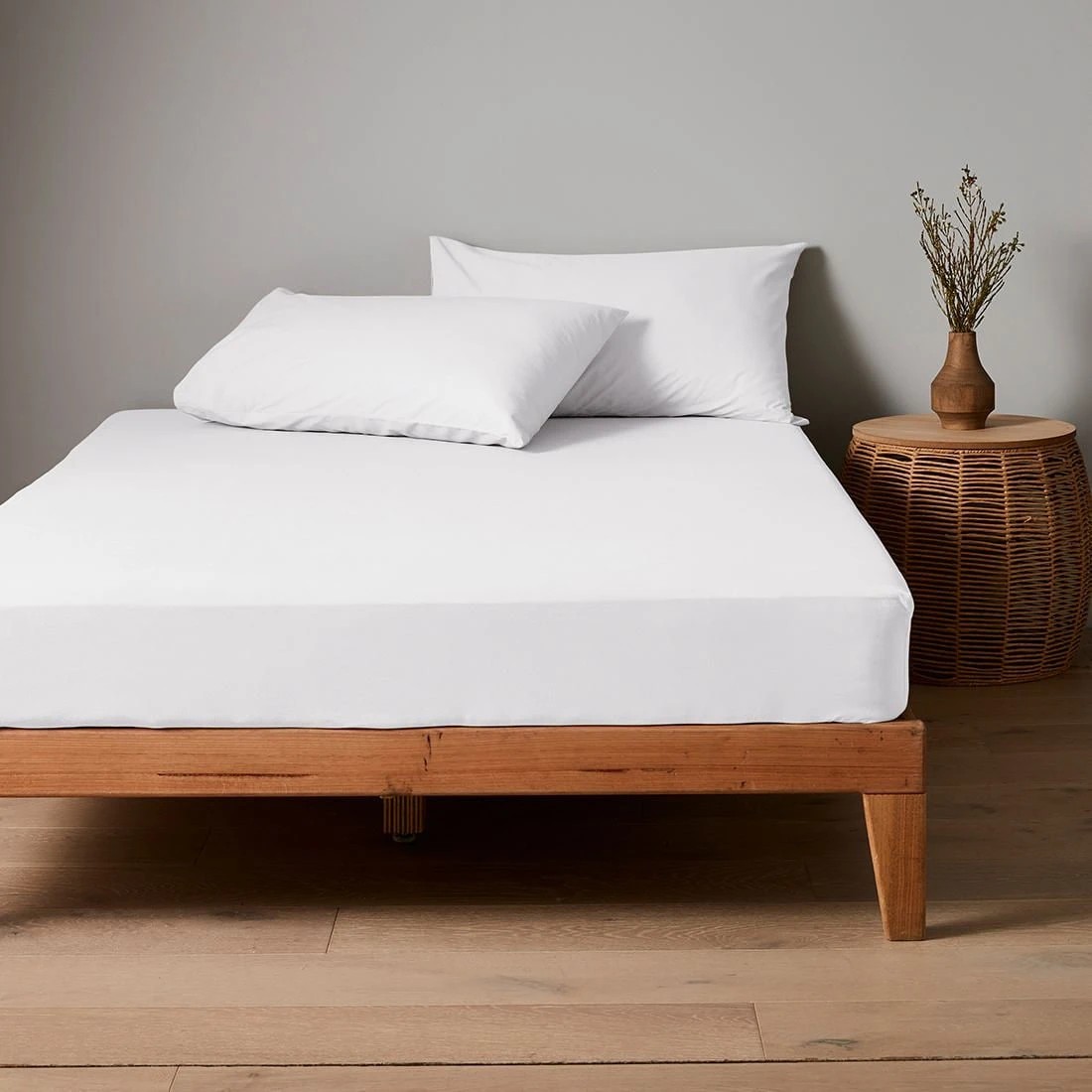 1 Arlo Stonewash Fitted Sheet - Single Bed - White, 1 of 5