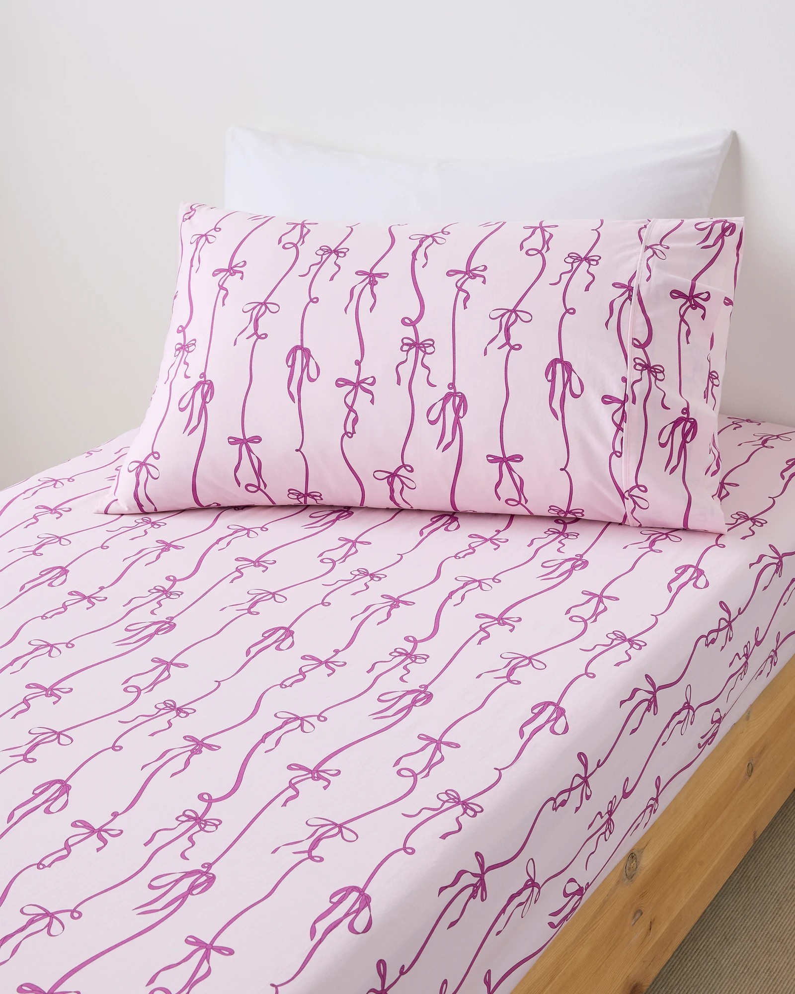 1 Target Harper Bows Australian Cotton Stonewash Fitted Sheet Set
 - King Single Bed
 - Pink, 1 of 2