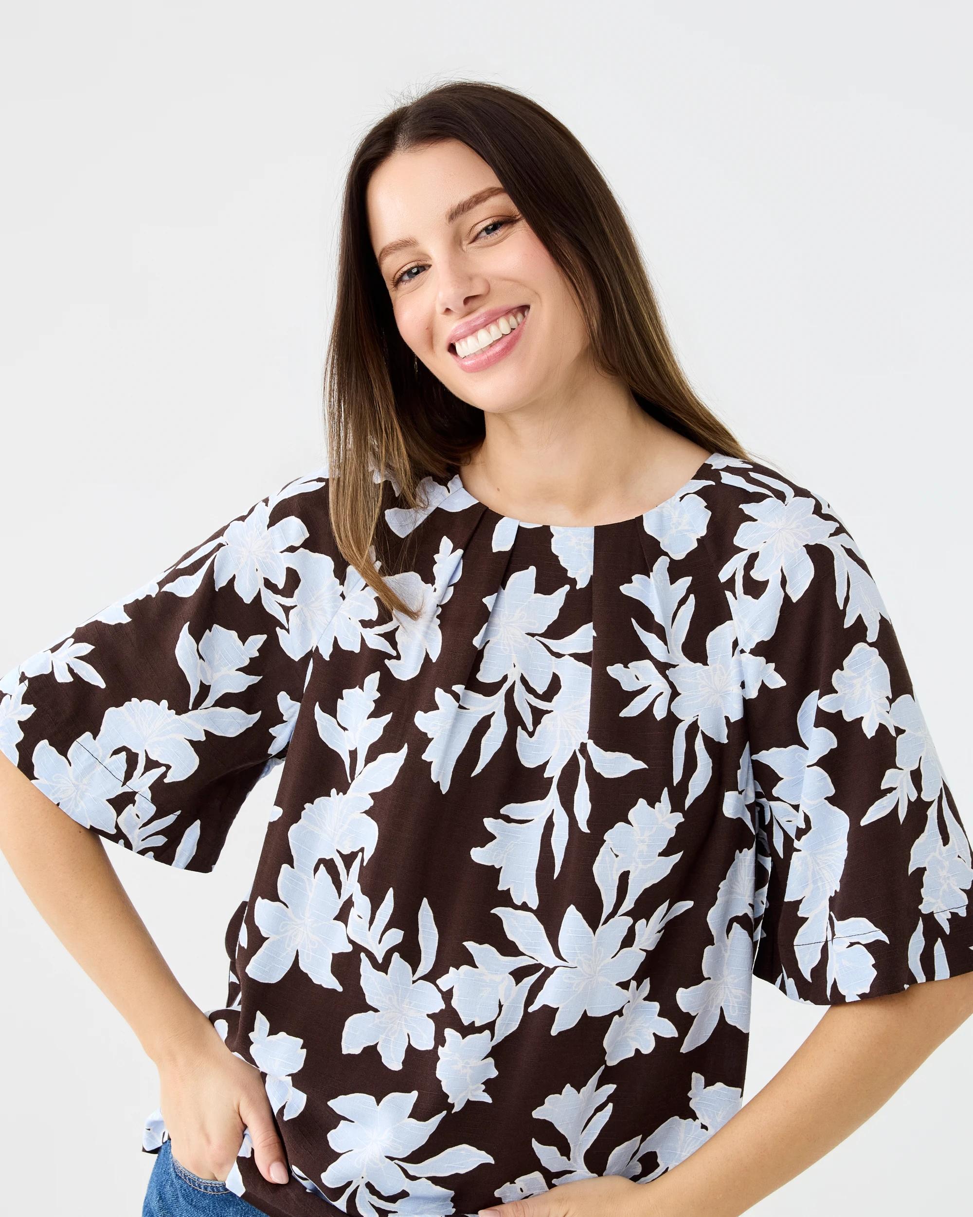 4 Short Sleeve Tuck Top Sketch Frl, 4 of 7