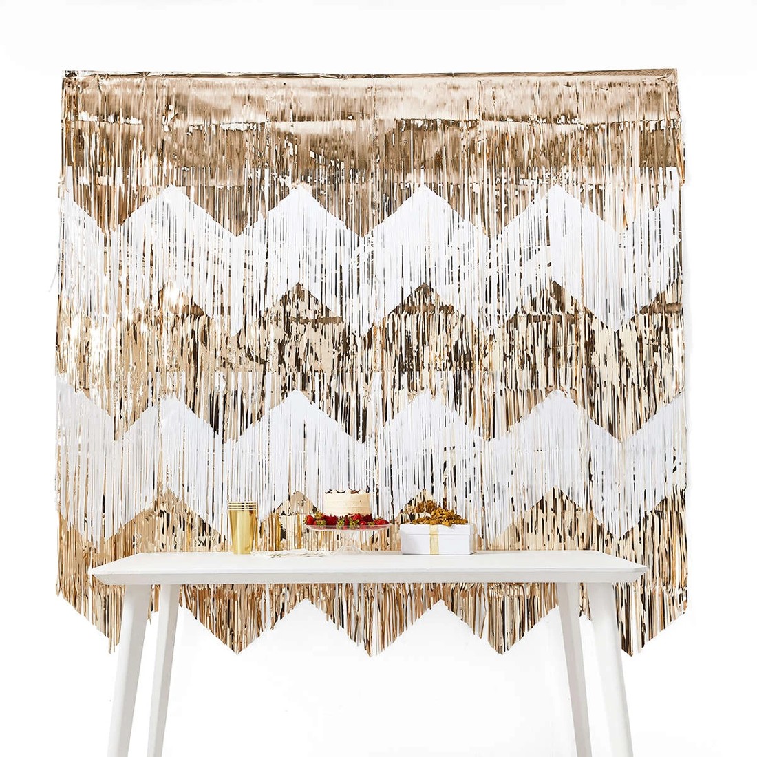 1 Foil Backdrop - Gold Look and White, 1 of 4