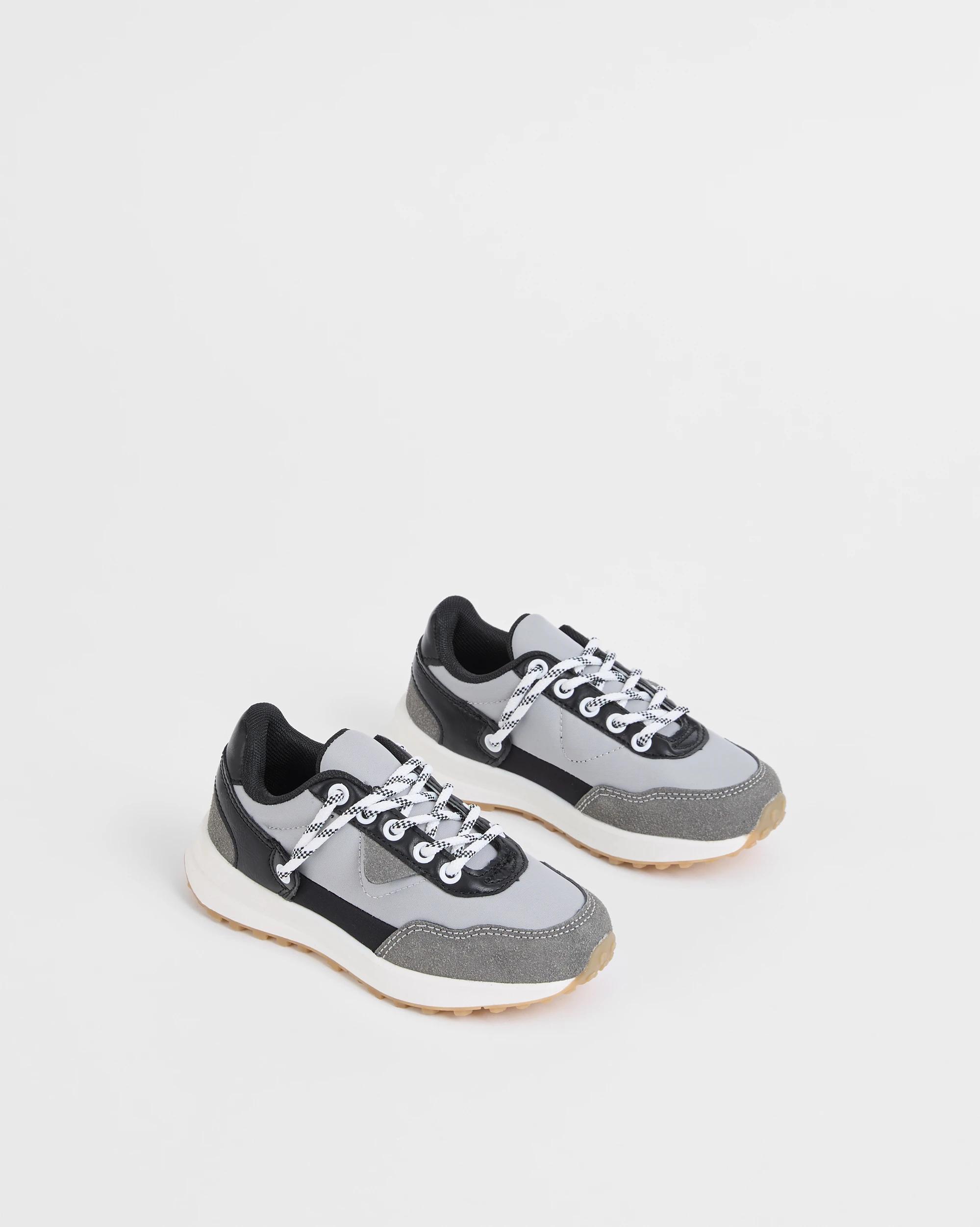 2 Target Kids Hiker Colour Block Sneakers GREY, 2 of 3