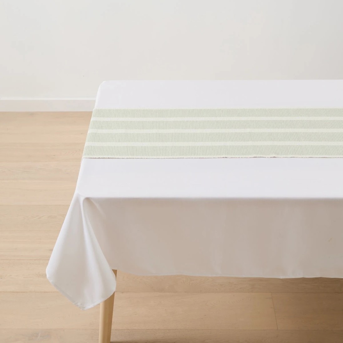 3 Green Ribbed Table Runner, 3 of 5