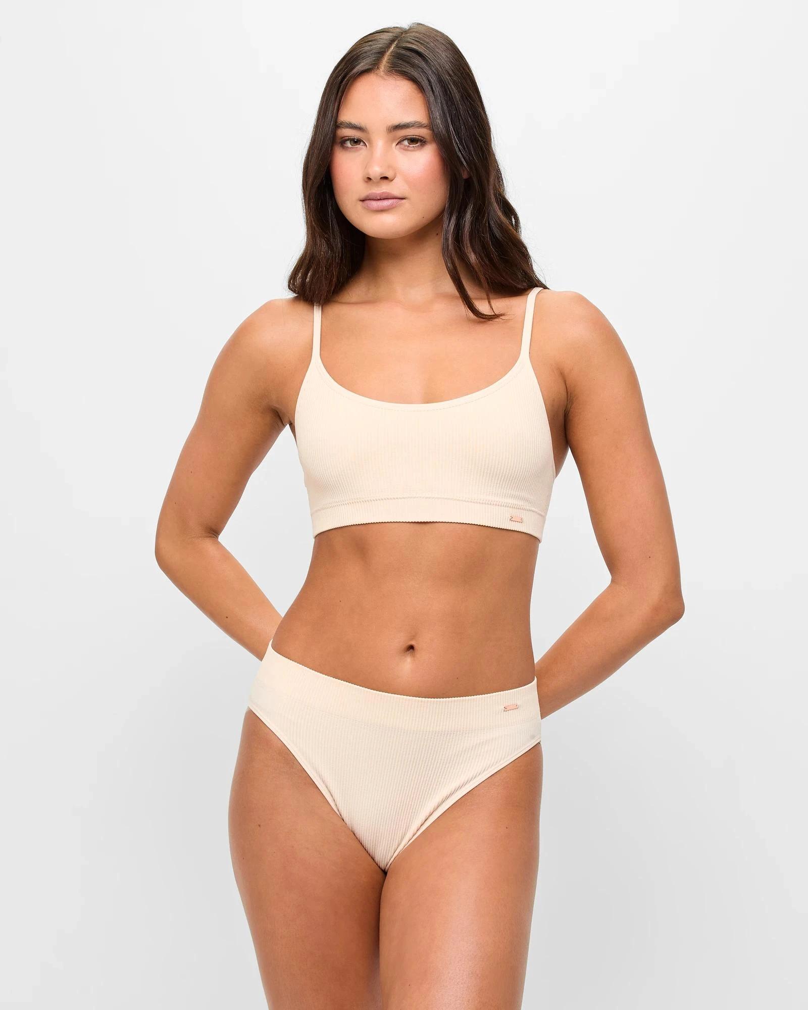 2 Lily Loves Ribbed Seamfree Strappy Crop Top SHELL, 2 of 4