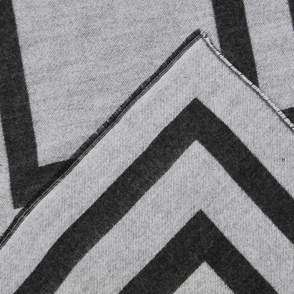 2 Jacquard Scarf Grey Geo, 2 of 3