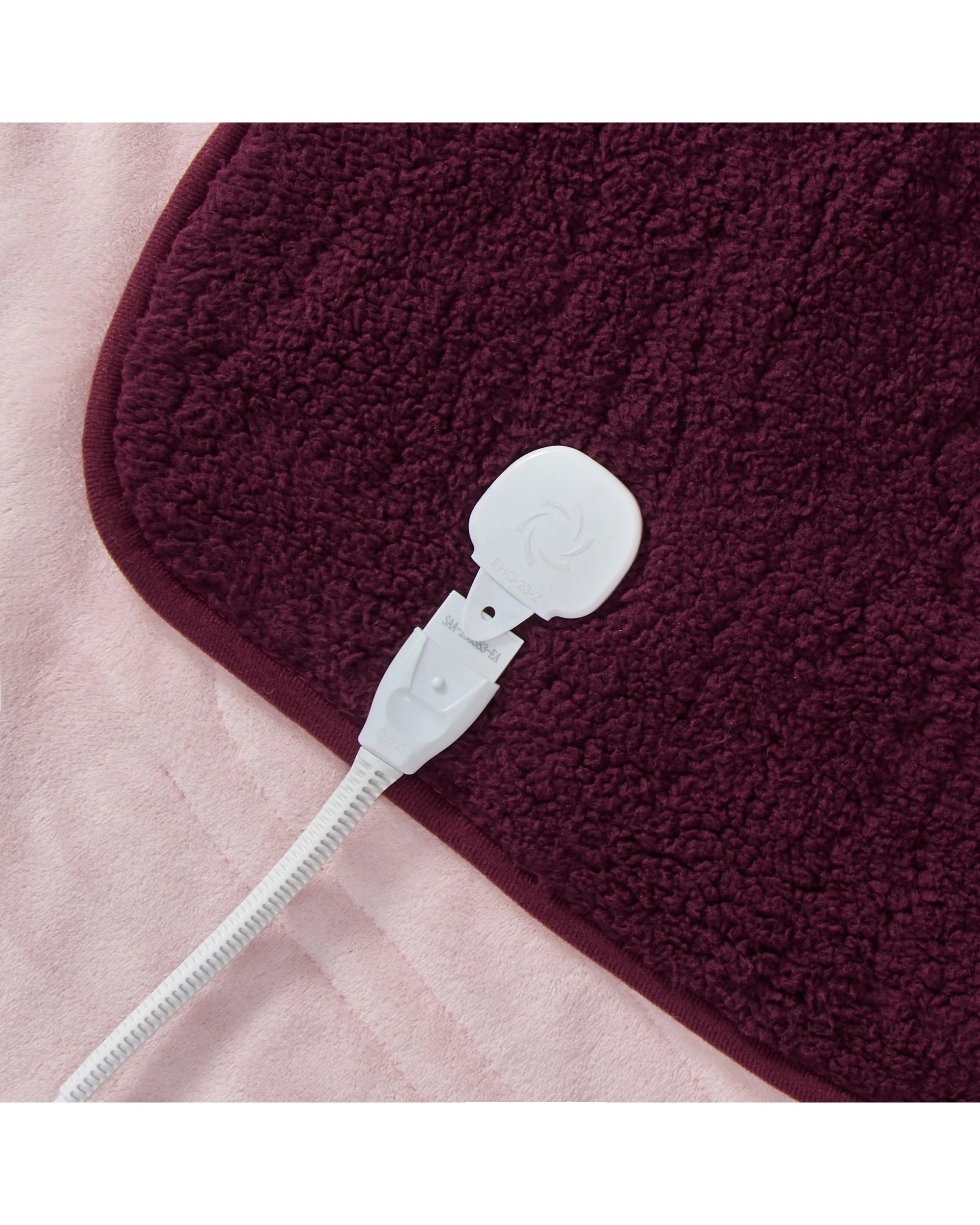 4 Dreamaker Eve Reversible Sherpa & Coral Fleece Heated Throw 130x160cm - Cherry and Blush, 4 of 8